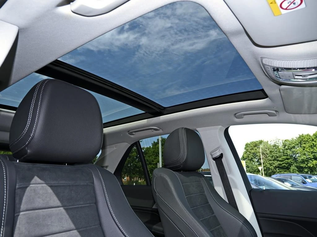 Mercedes-Benz-GLE 300 d-image-15