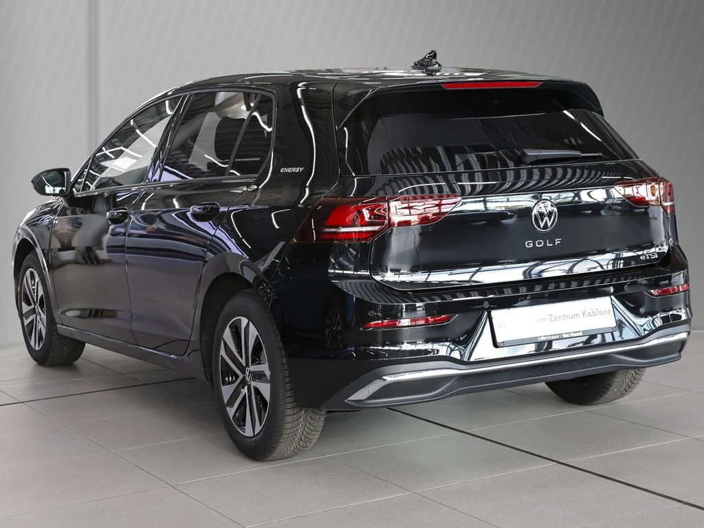 Volkswagen-Golf-image-3
