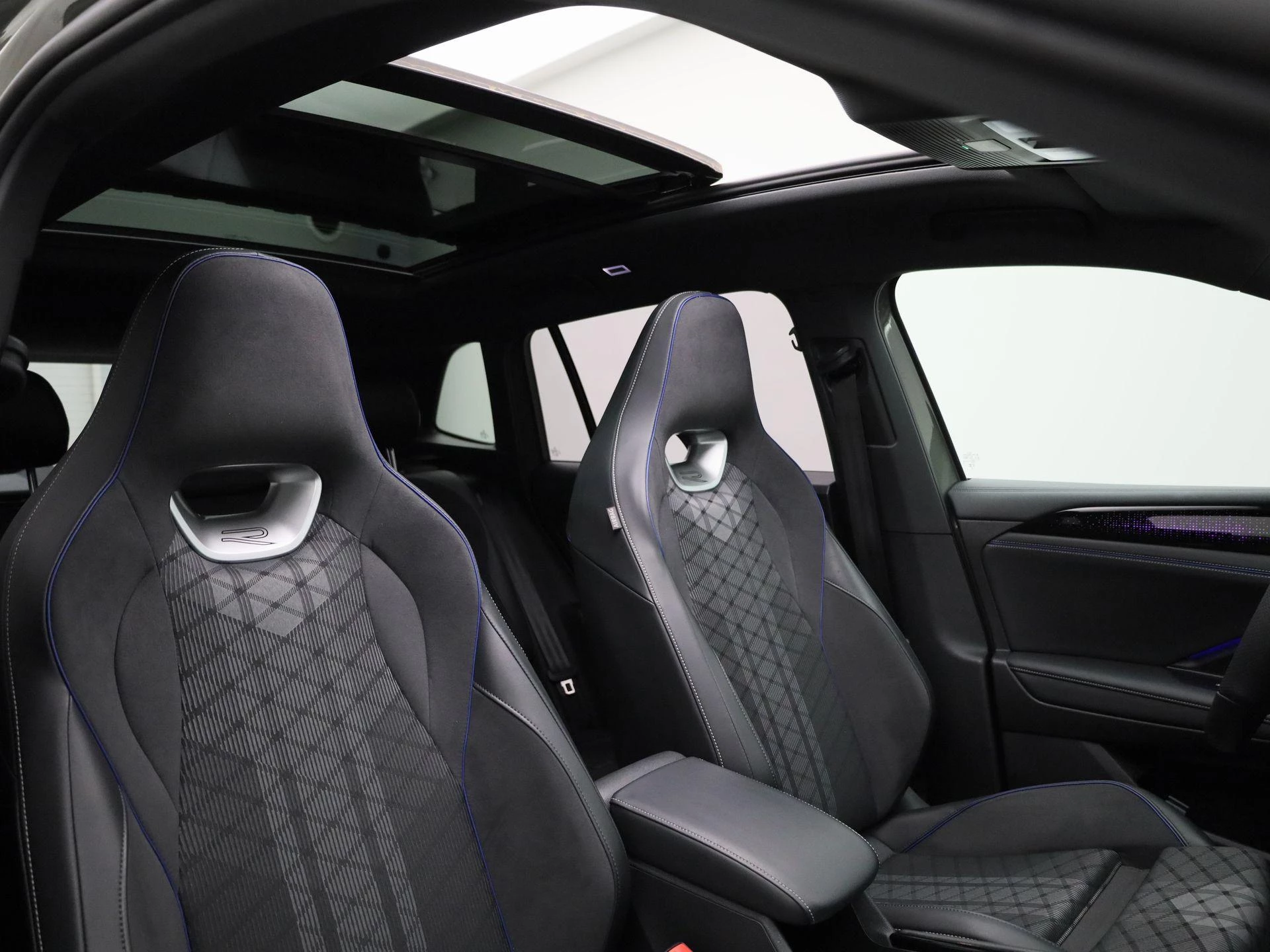 Volkswagen-Tiguan-image-56