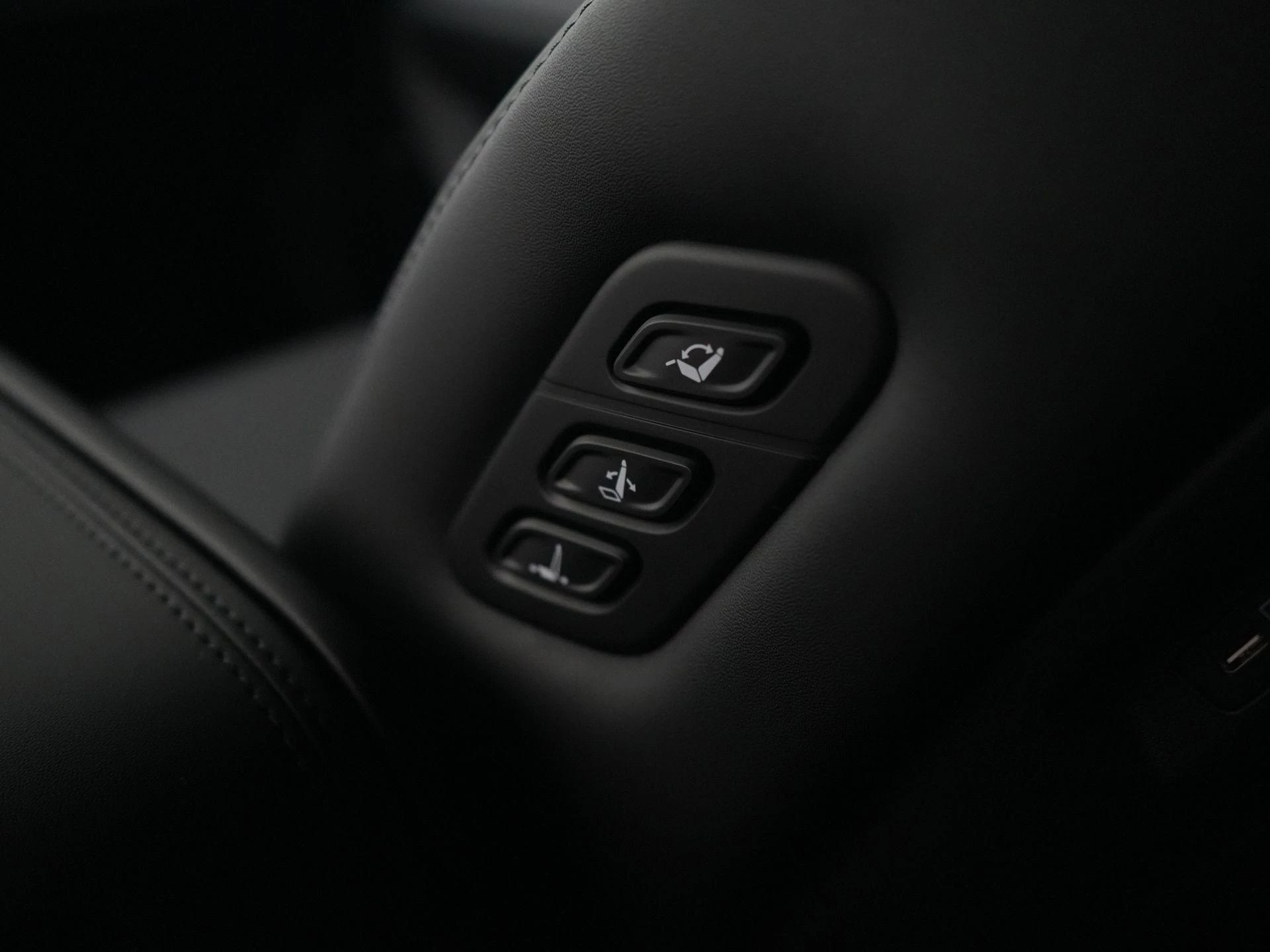 Hyundai-Santa Fe-image-43