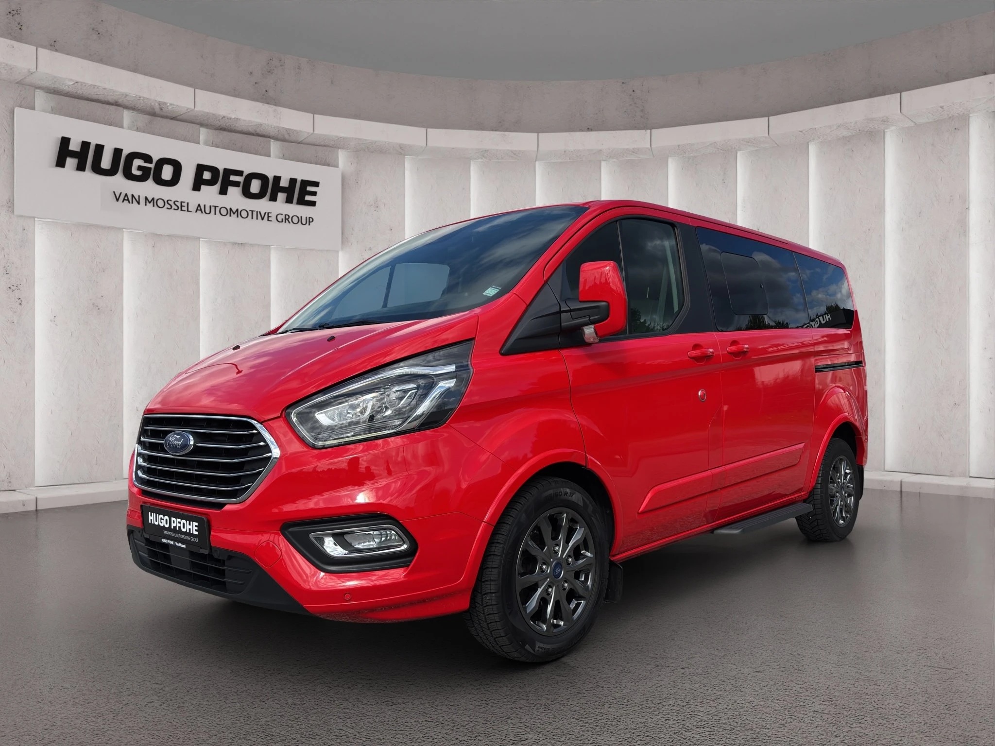 Ford-Tourneo Custom-image-0
