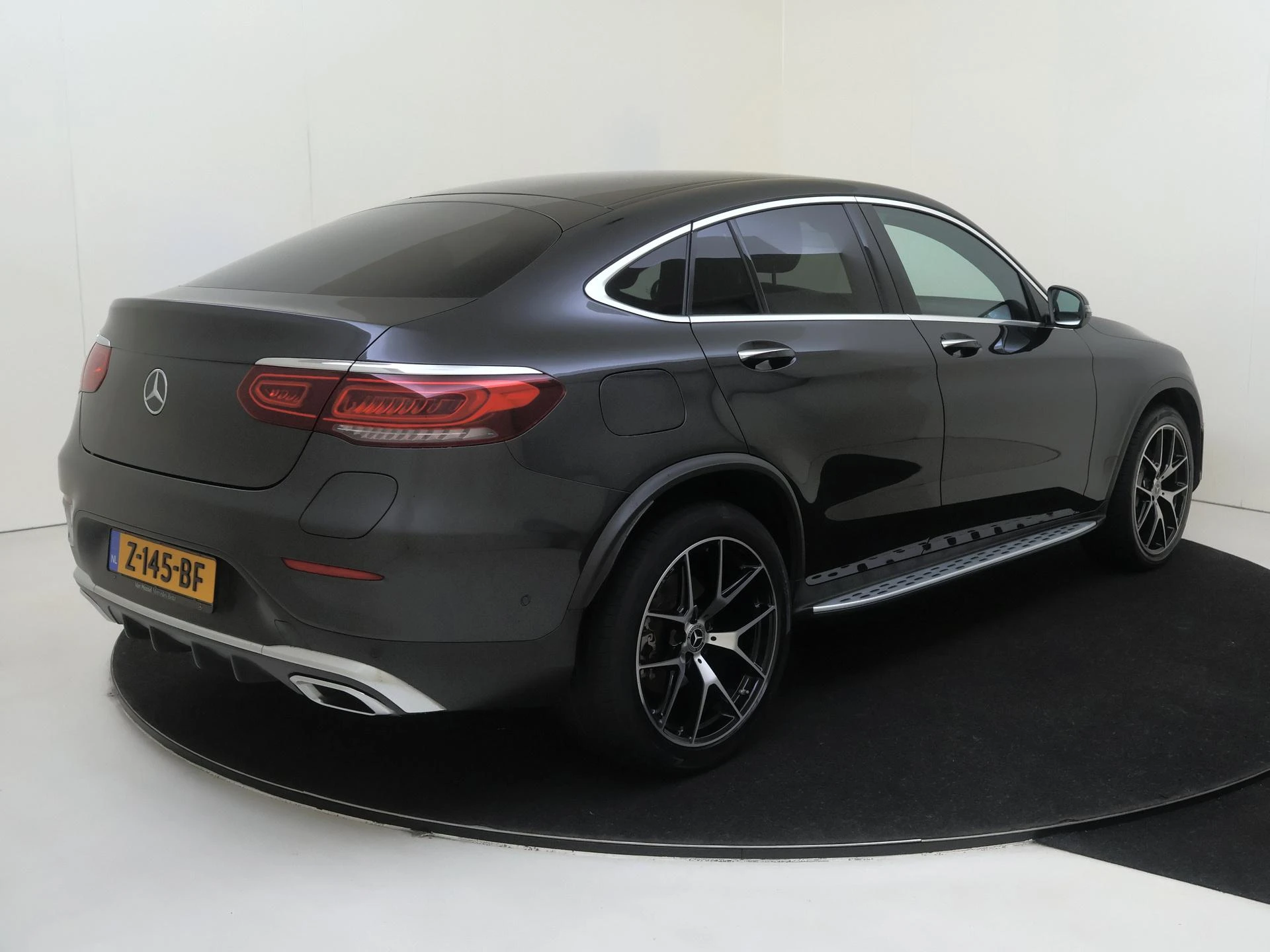 Mercedes-Benz-GLC-image-3