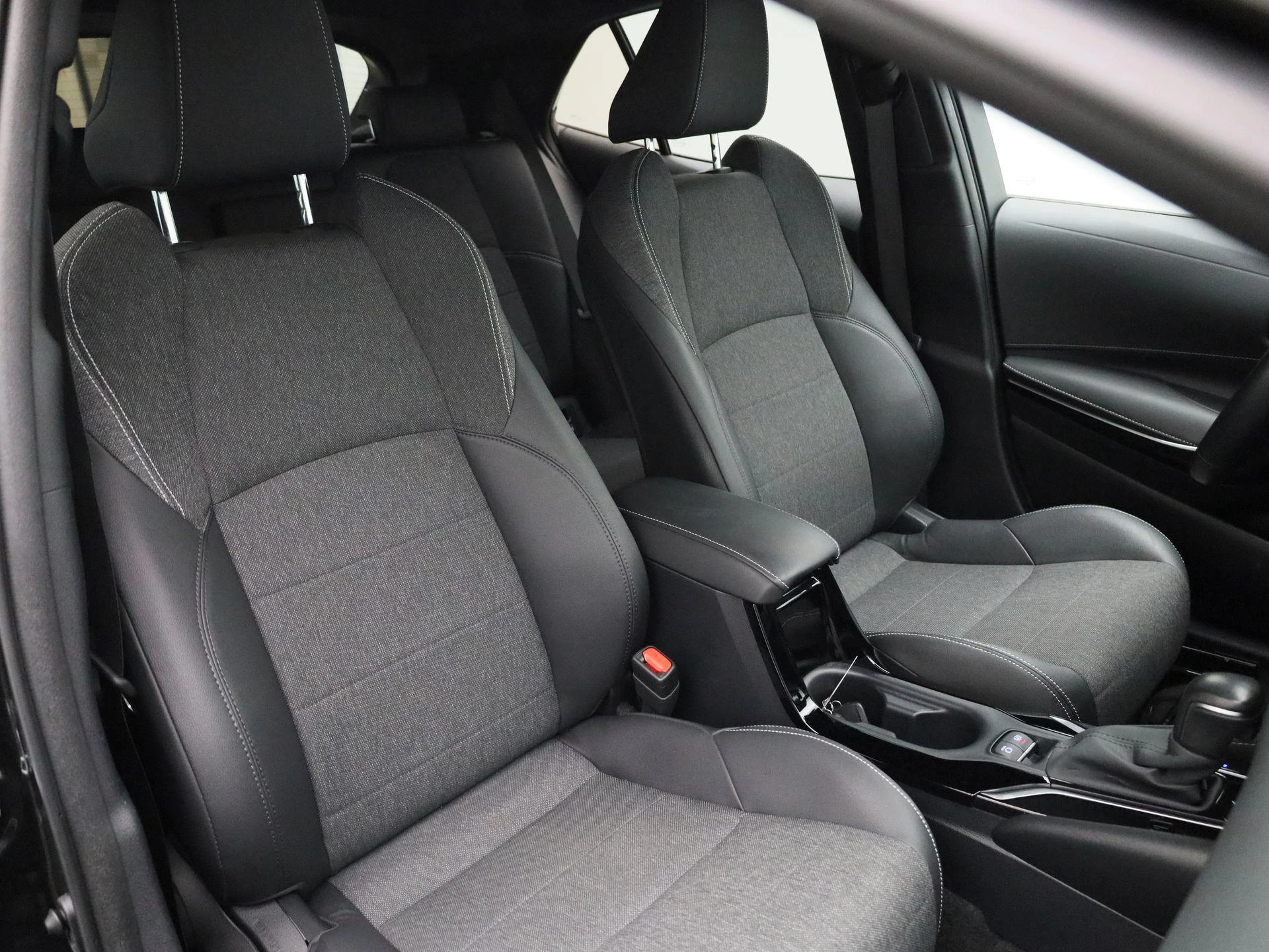 Toyota Corolla 1.8 Hybrid Business Plus