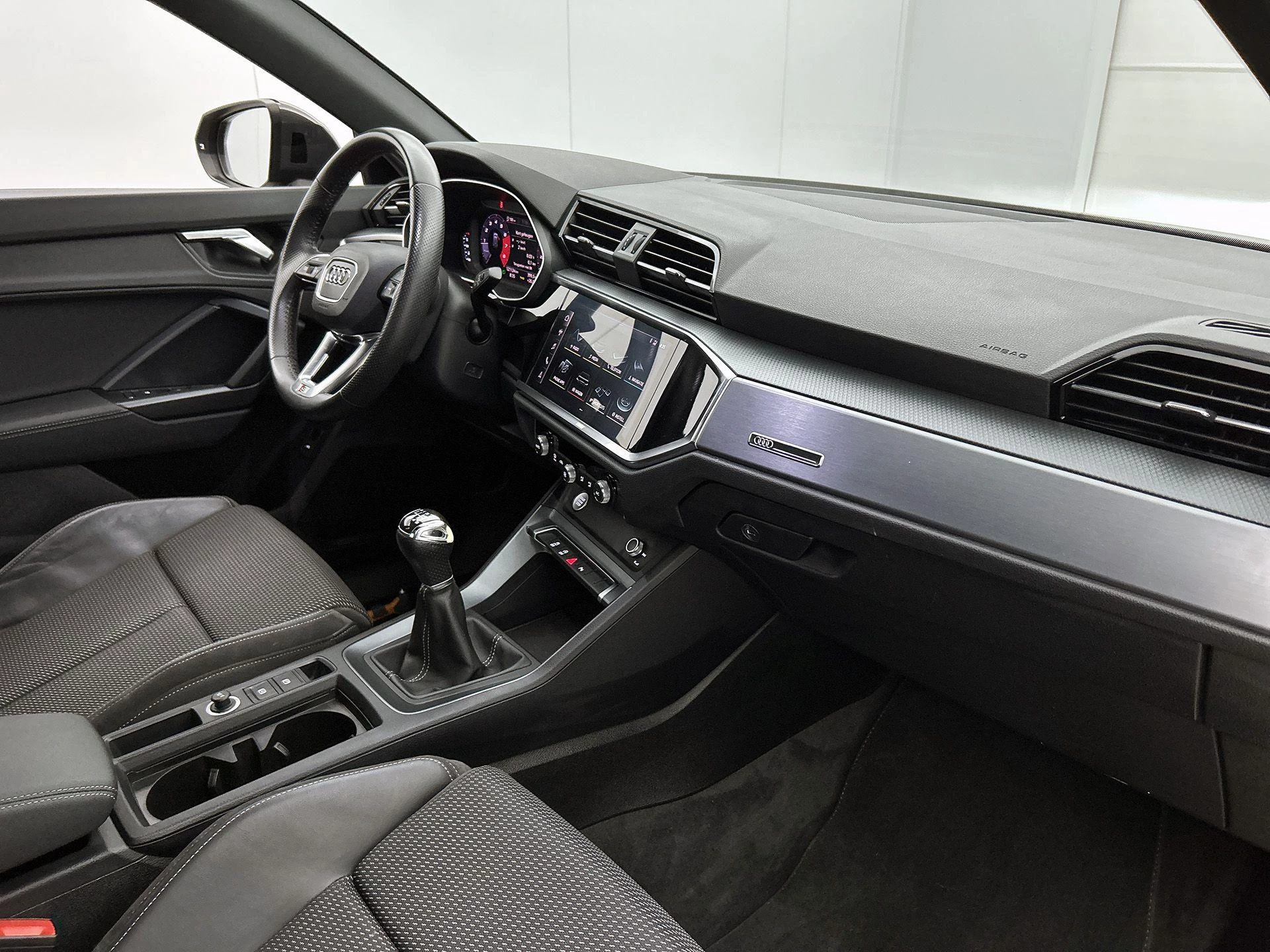 Audi-Q3-image-19