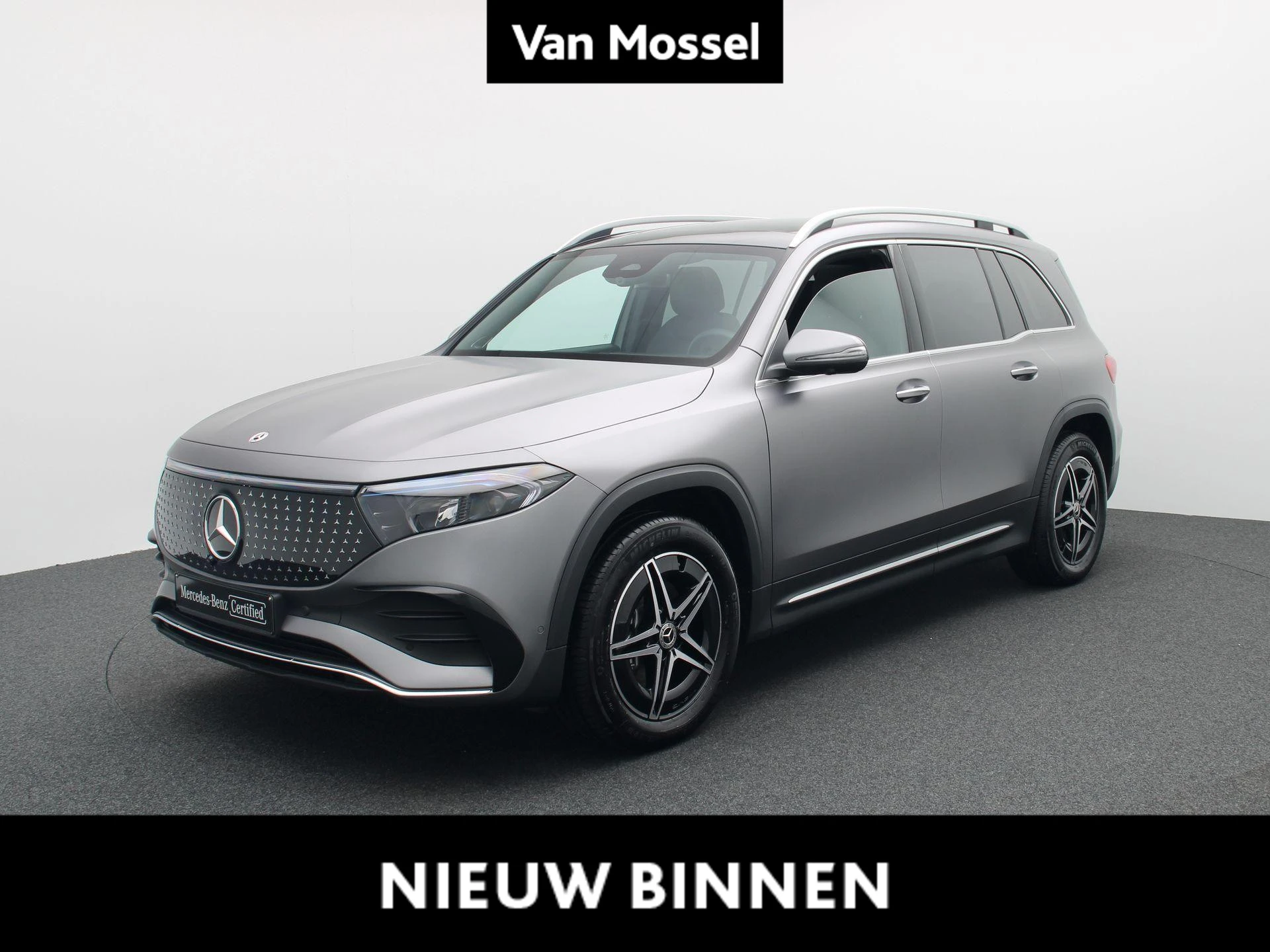Mercedes-Benz-EQB-image-0