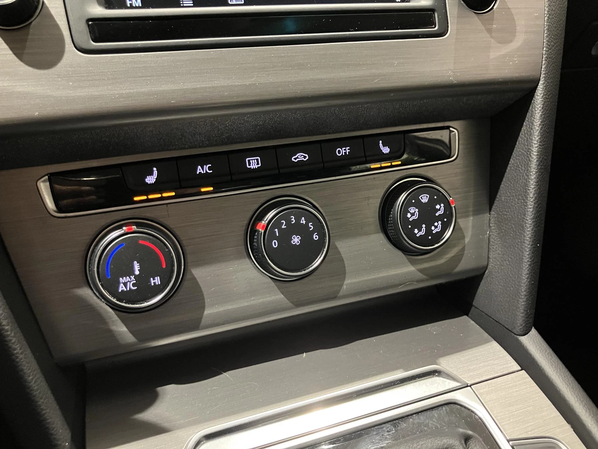 Volkswagen-Passat-image-23