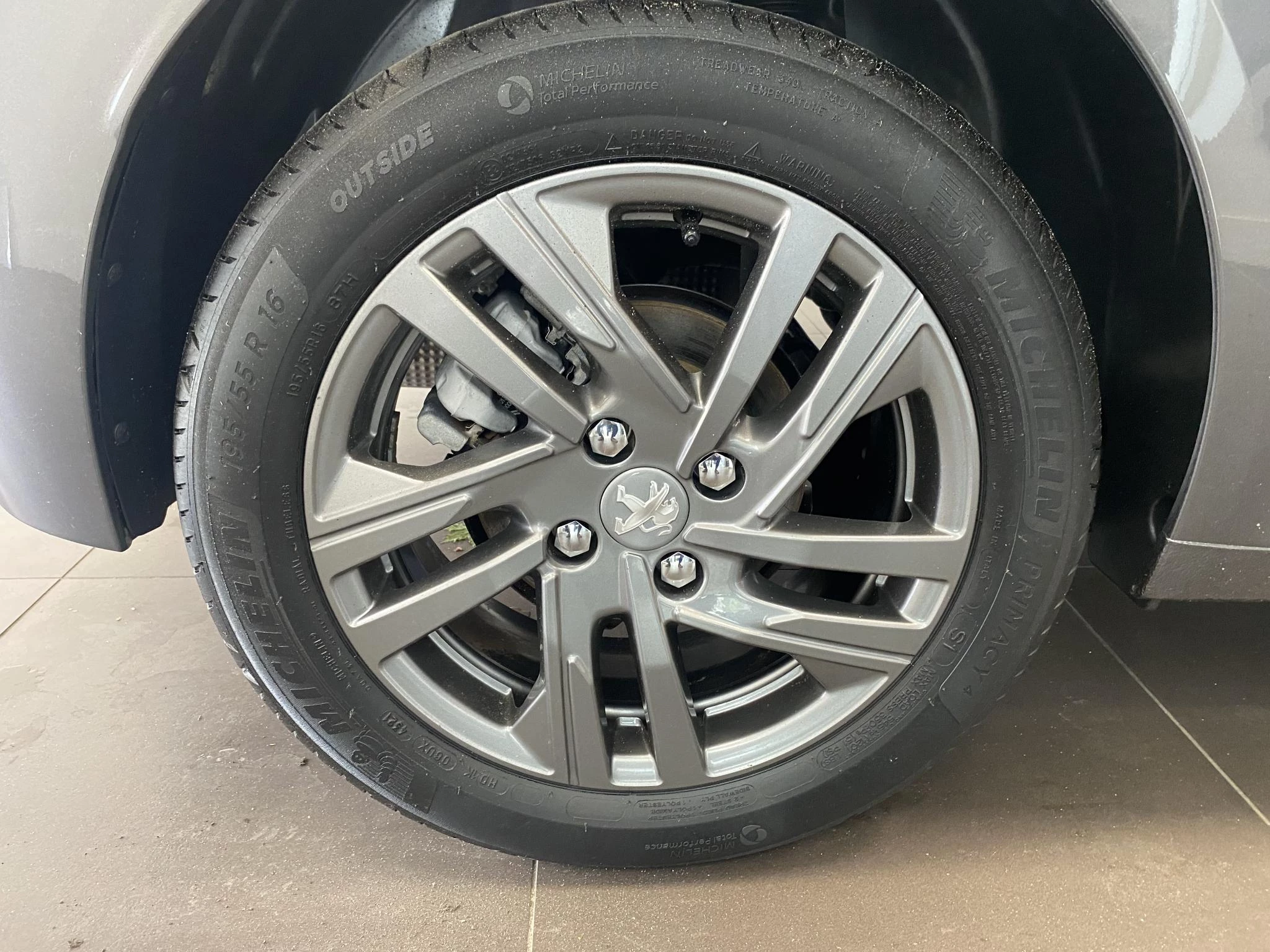 Peugeot-208-image-5