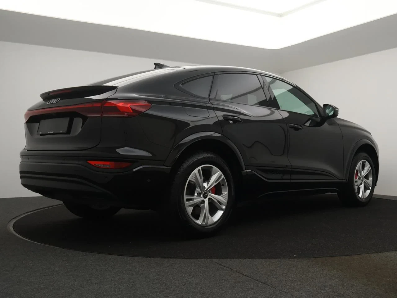 Audi Q6 e-tron Sportback e-Tron 83 kWh 252PK Advanced *NAVI*APP CONNECT*BLTH*CRUISE*DIGITAL DASHOBOARD*ZETELVERWARMNG*SPORTSEATS*ADAPTIVE CRUIS