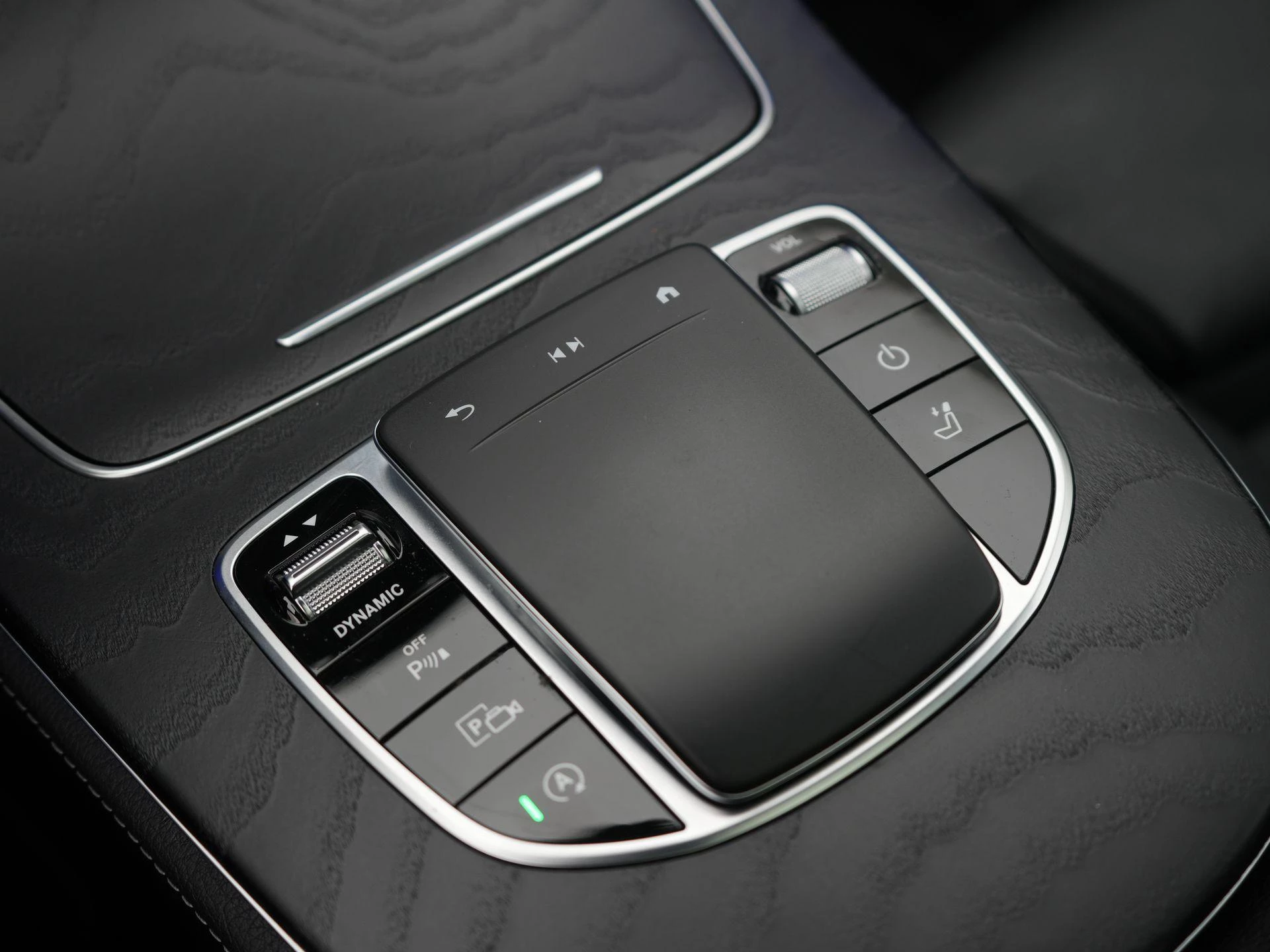 Mercedes-Benz-E-Klasse-image-21