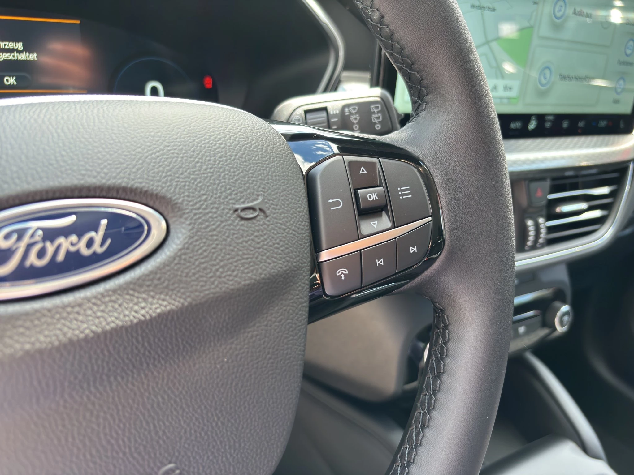 Ford Kuga Titanium 2.5 Duratec Plug-in-Hybrid CVT Sports Utility Vehicle. 178 kW. MJ 2026.25