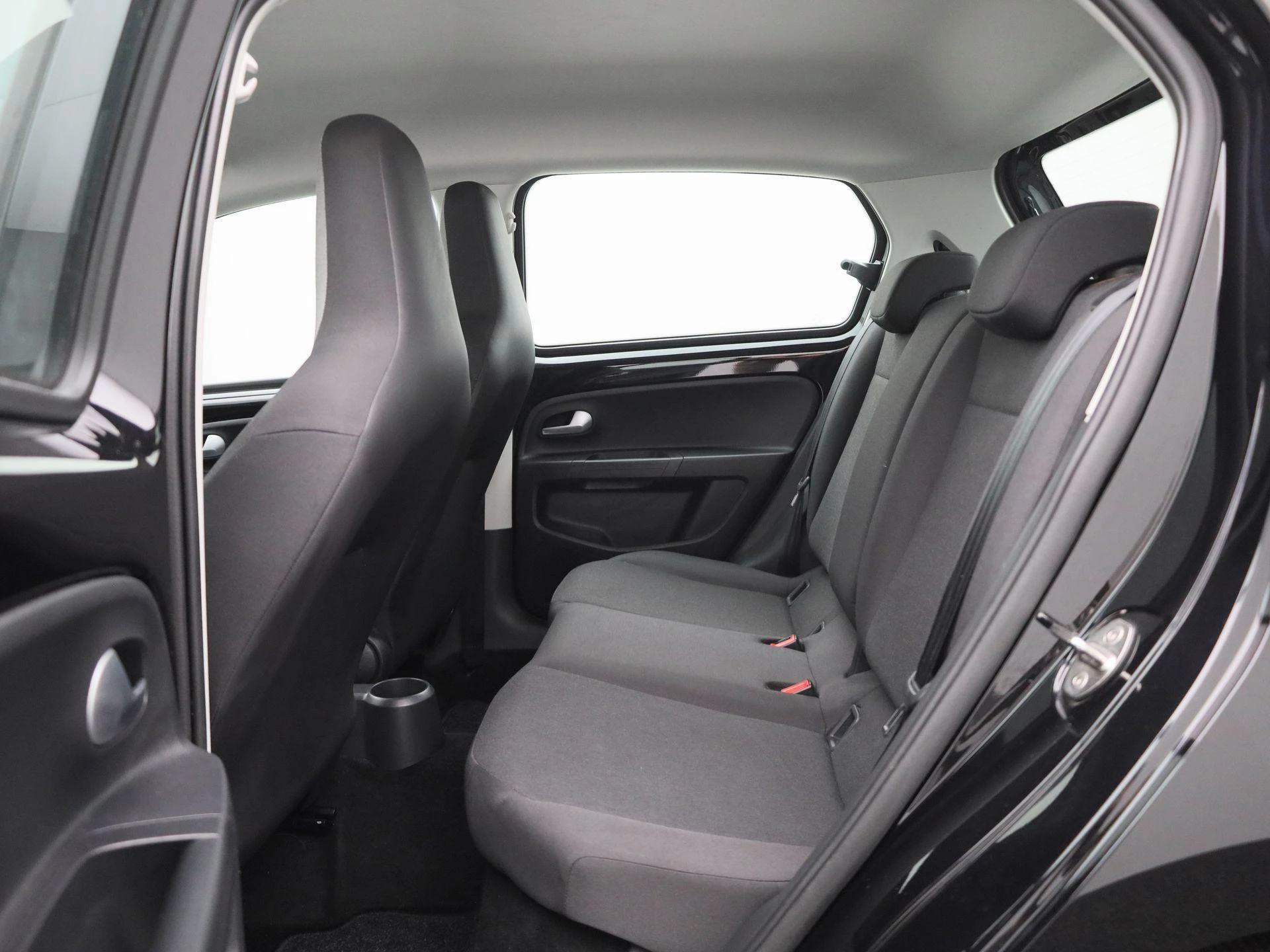 Volkswagen-up!-image-11