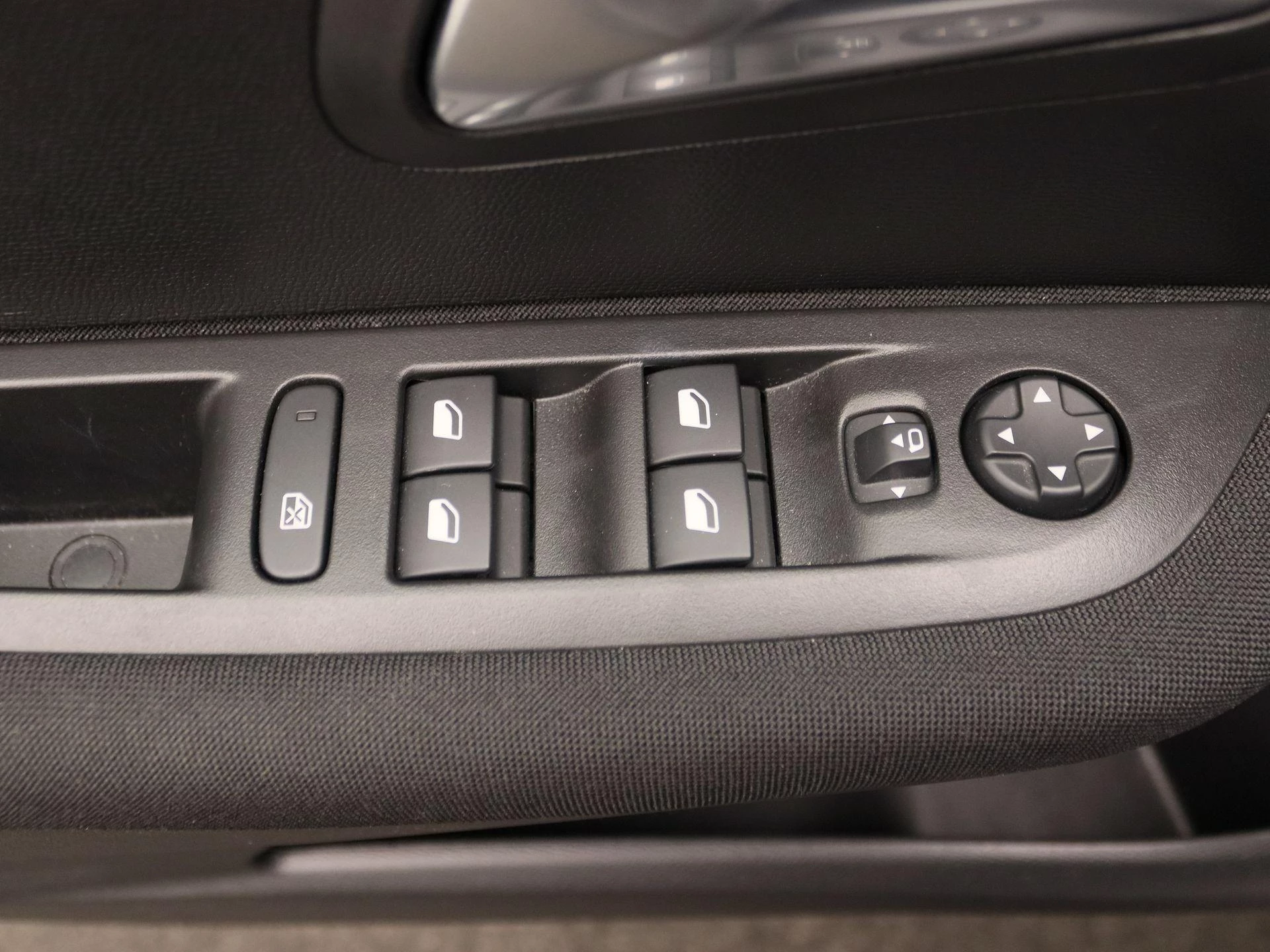 Peugeot-208-image-23