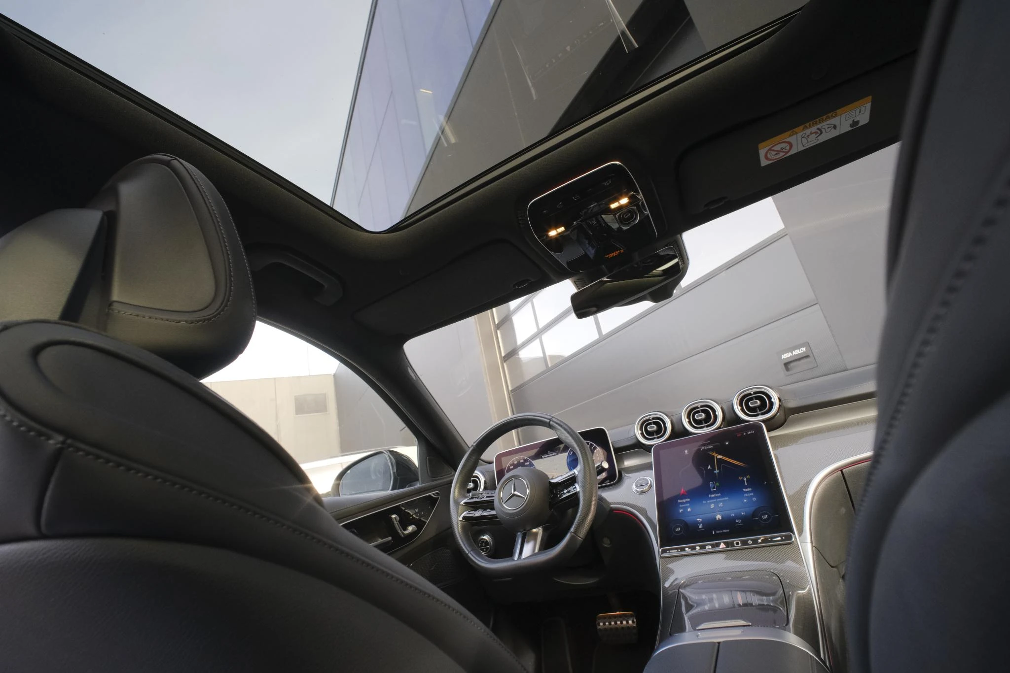 Mercedes-Benz-C-Klasse-image-14