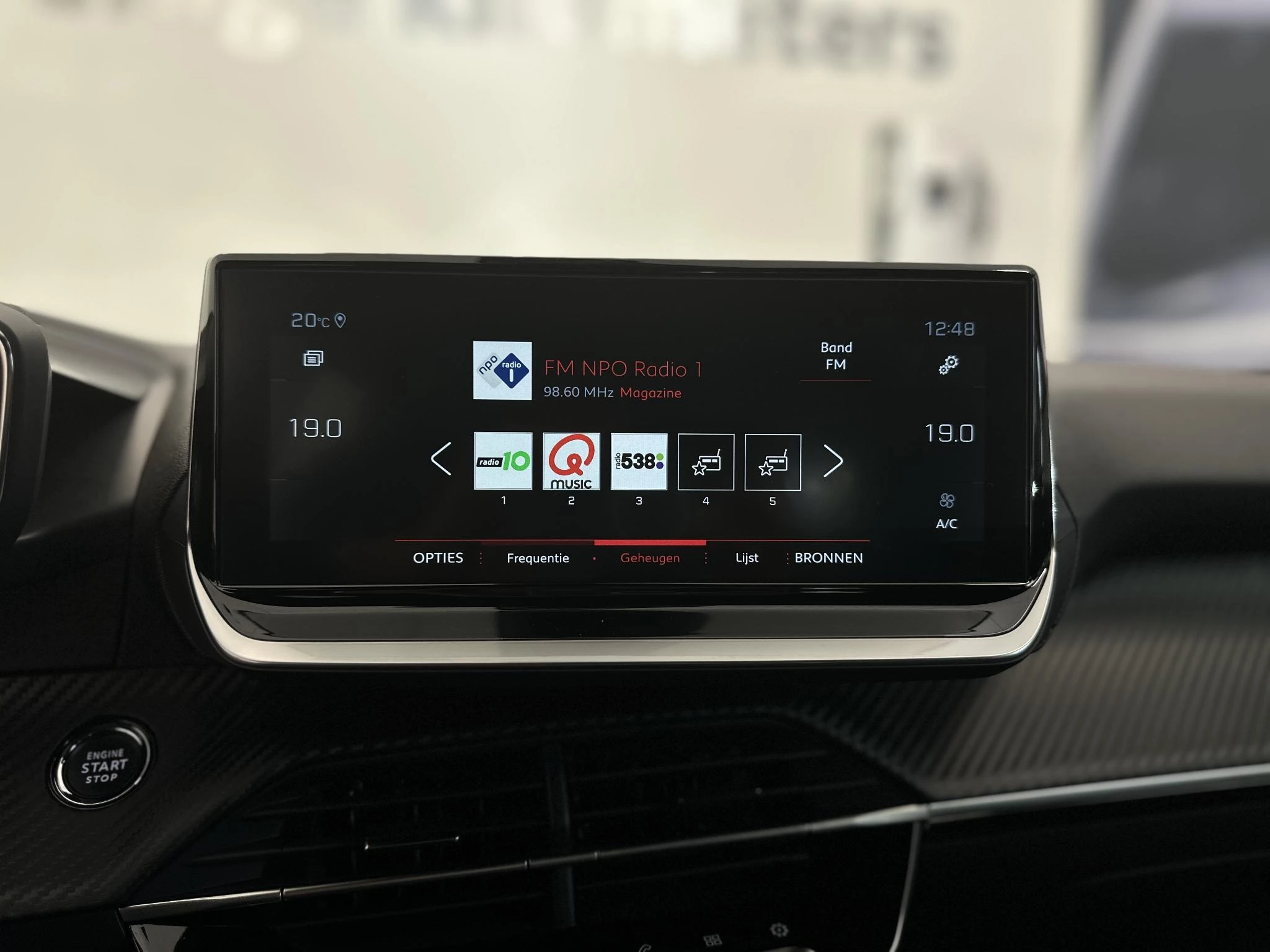 Peugeot-2008-image-16