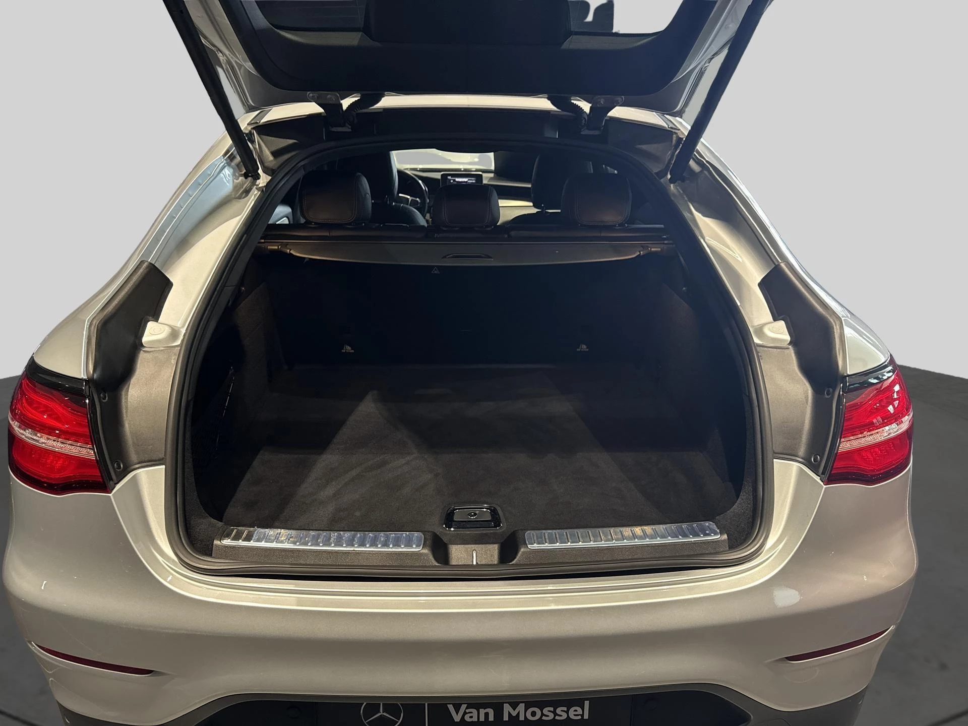 Mercedes-Benz GLC 250 4M Coupé + AMG LINE + TREKHAAK + OPEN DAK +