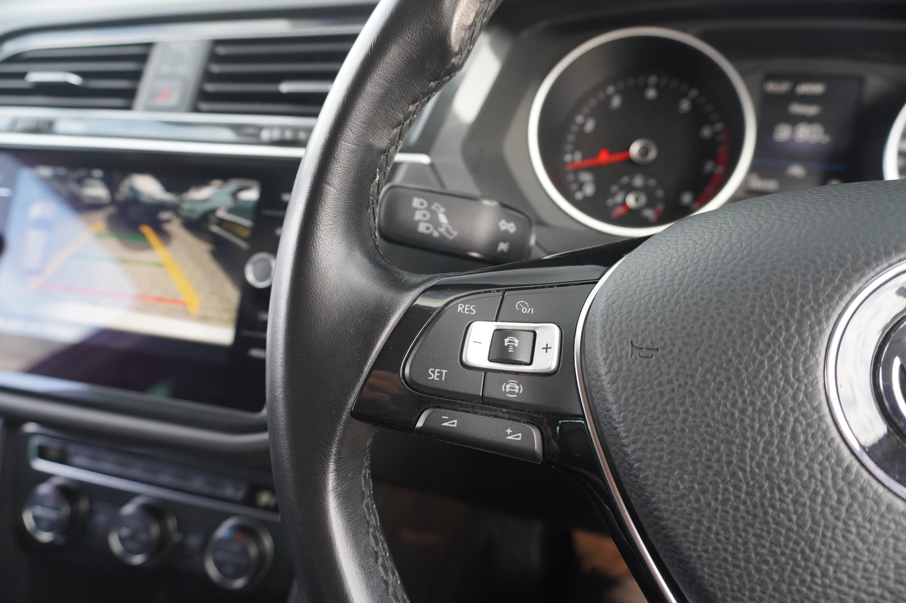Volkswagen-Tiguan-image-27
