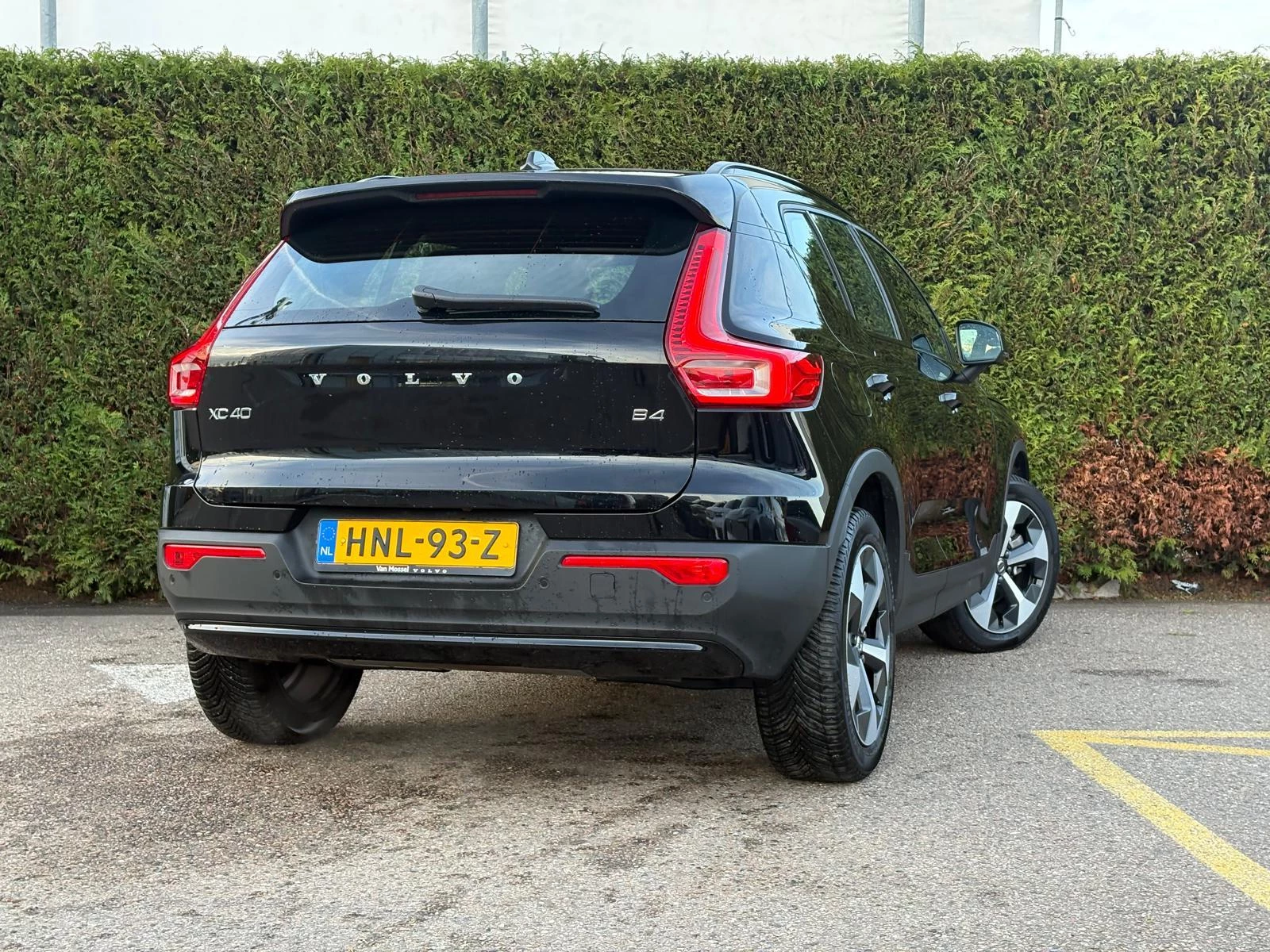 Volvo-XC40-image-1