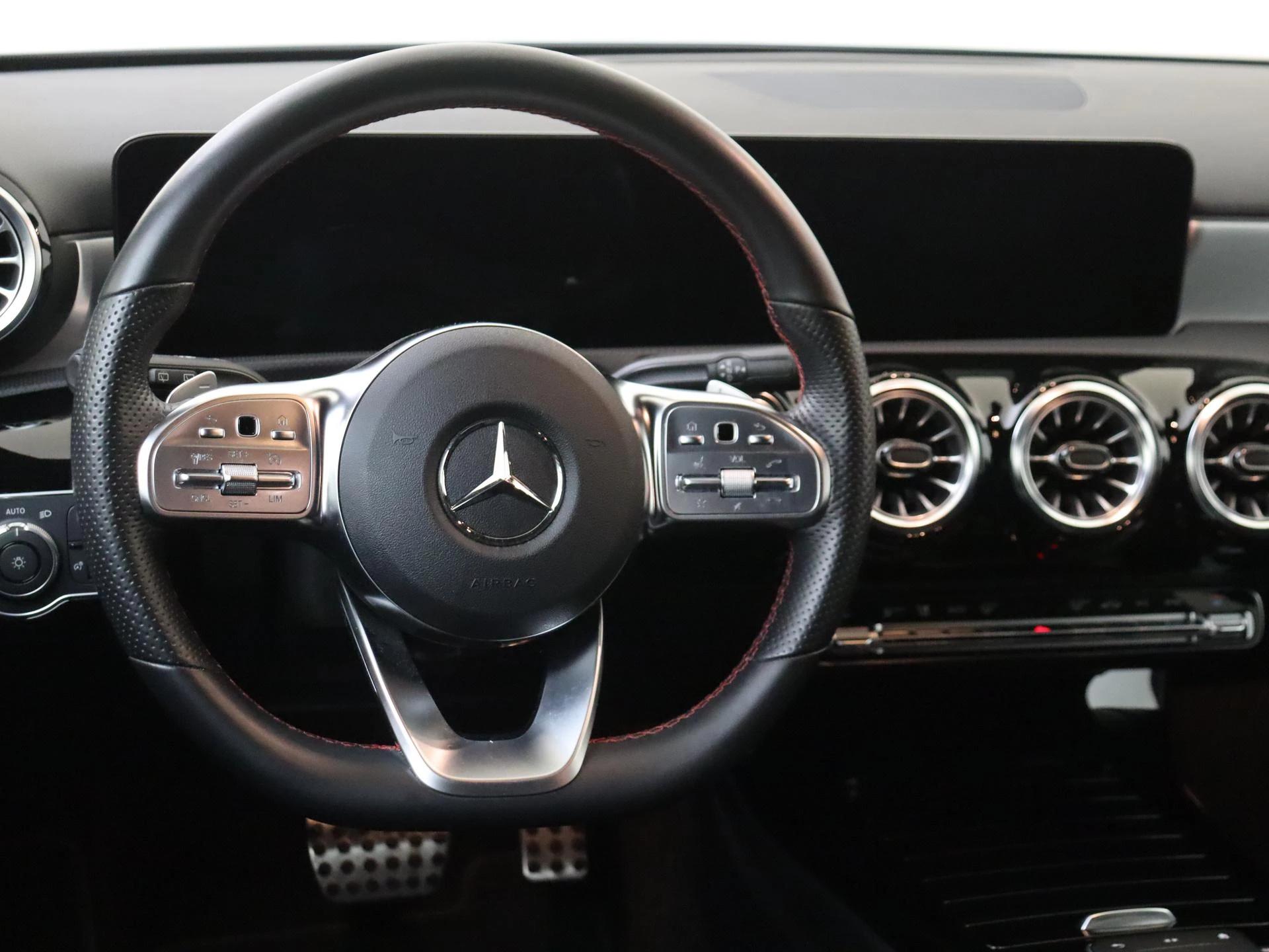 Mercedes-Benz-A-Klasse-image-9