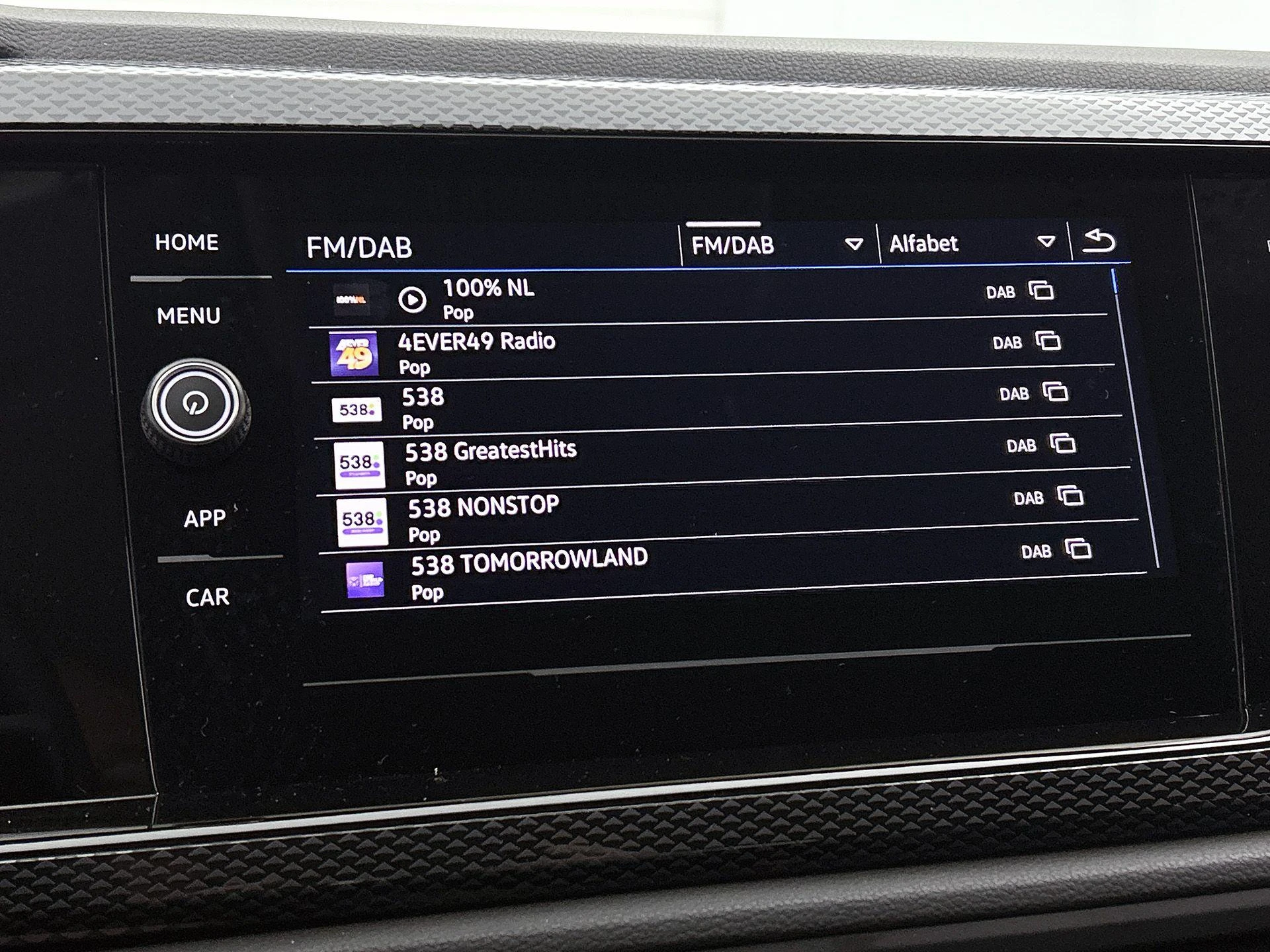 Volkswagen-Polo-image-6