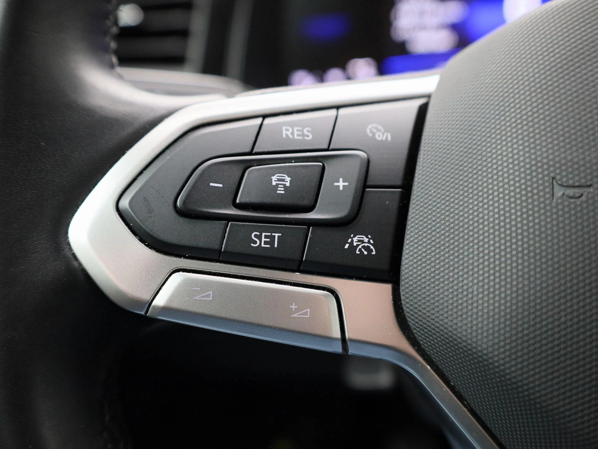 Volkswagen-Polo-image-17