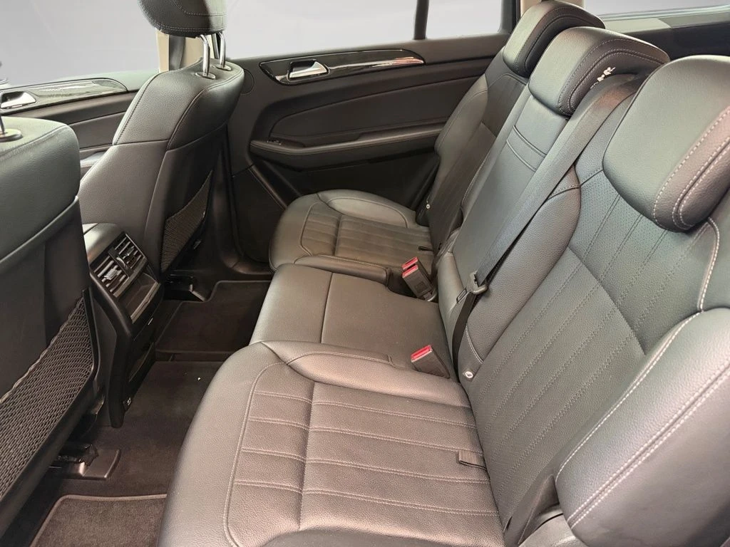 Mercedes-Benz-GLS 350 d-image-8