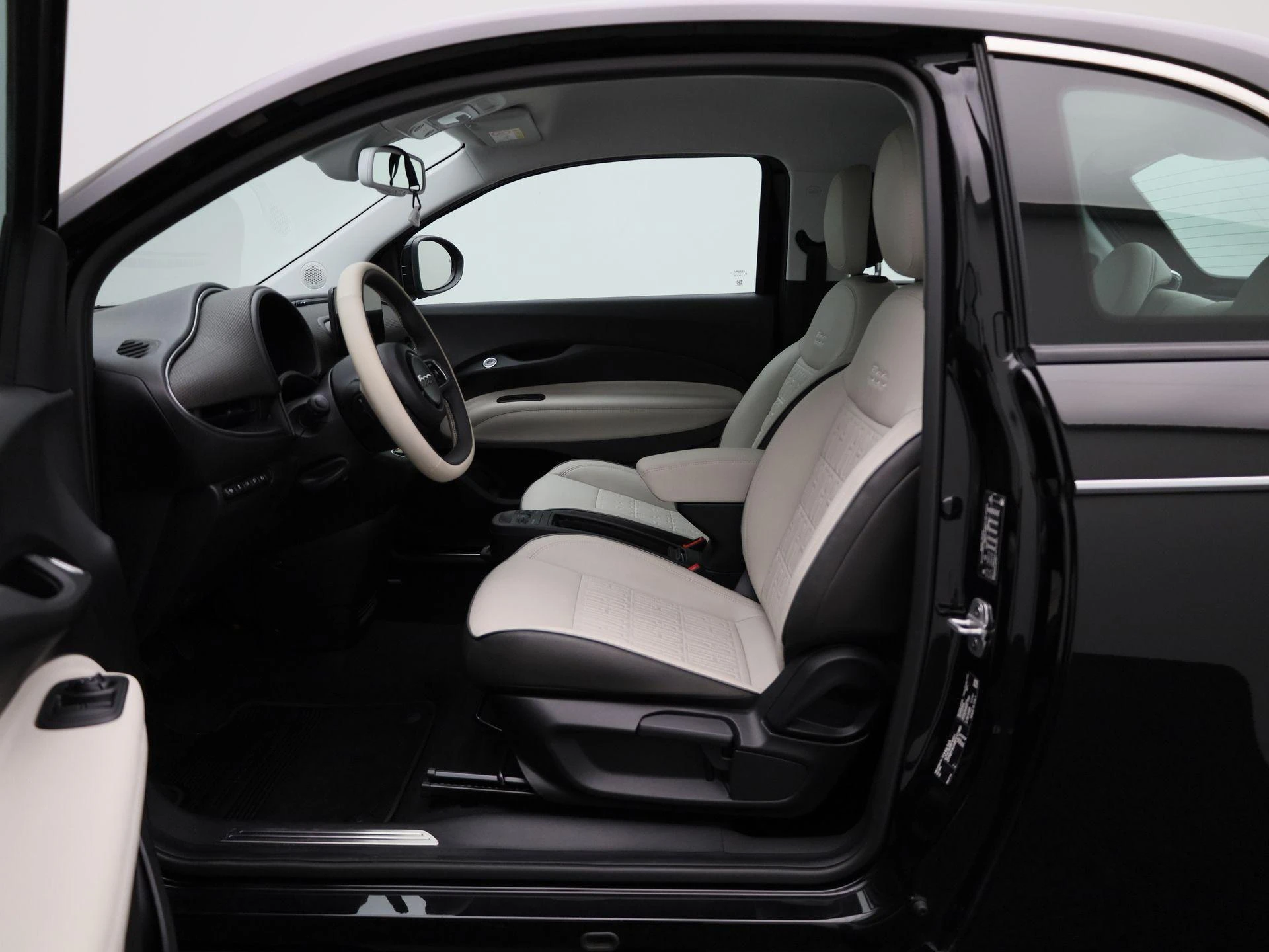 Fiat-500e-image-8