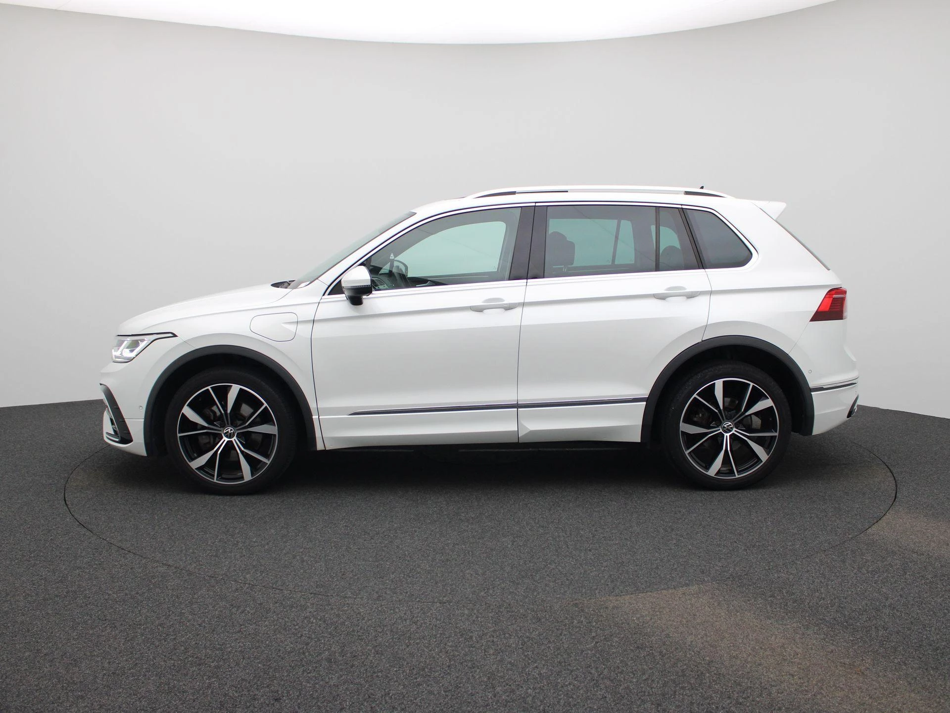 Volkswagen Tiguan 1.4 TSI eHybrid R-Line Business+ 245 PK|