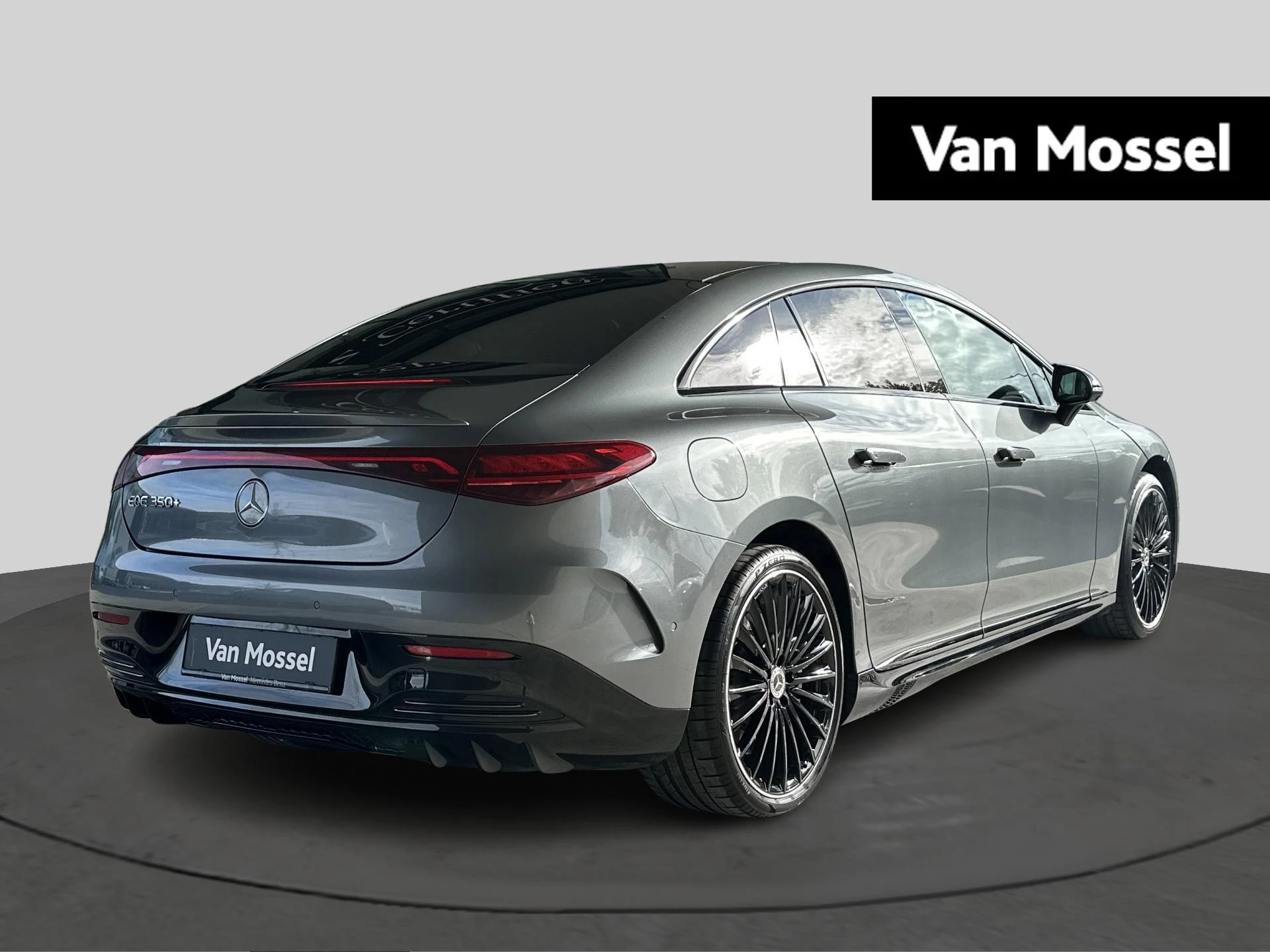 Mercedes-Benz-EQE-image-3