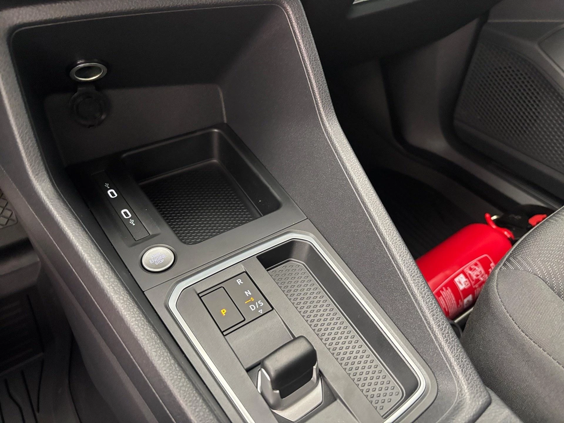 Ford-Transit Connect-image-9