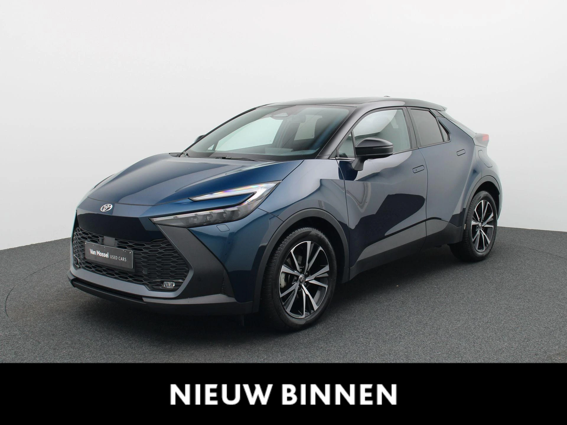 Toyota-C-HR-image-0
