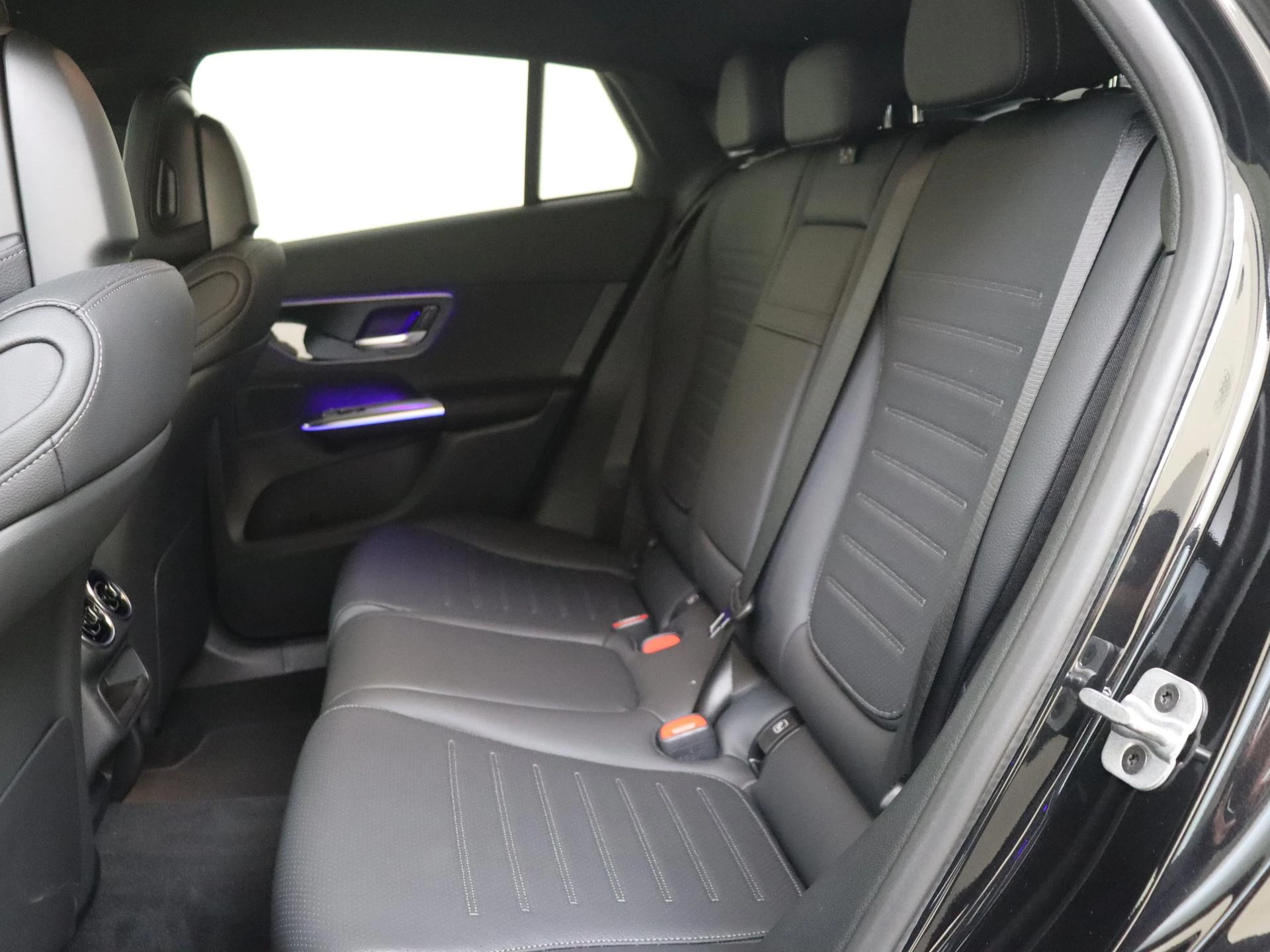 Mercedes-Benz-GLC-image-11