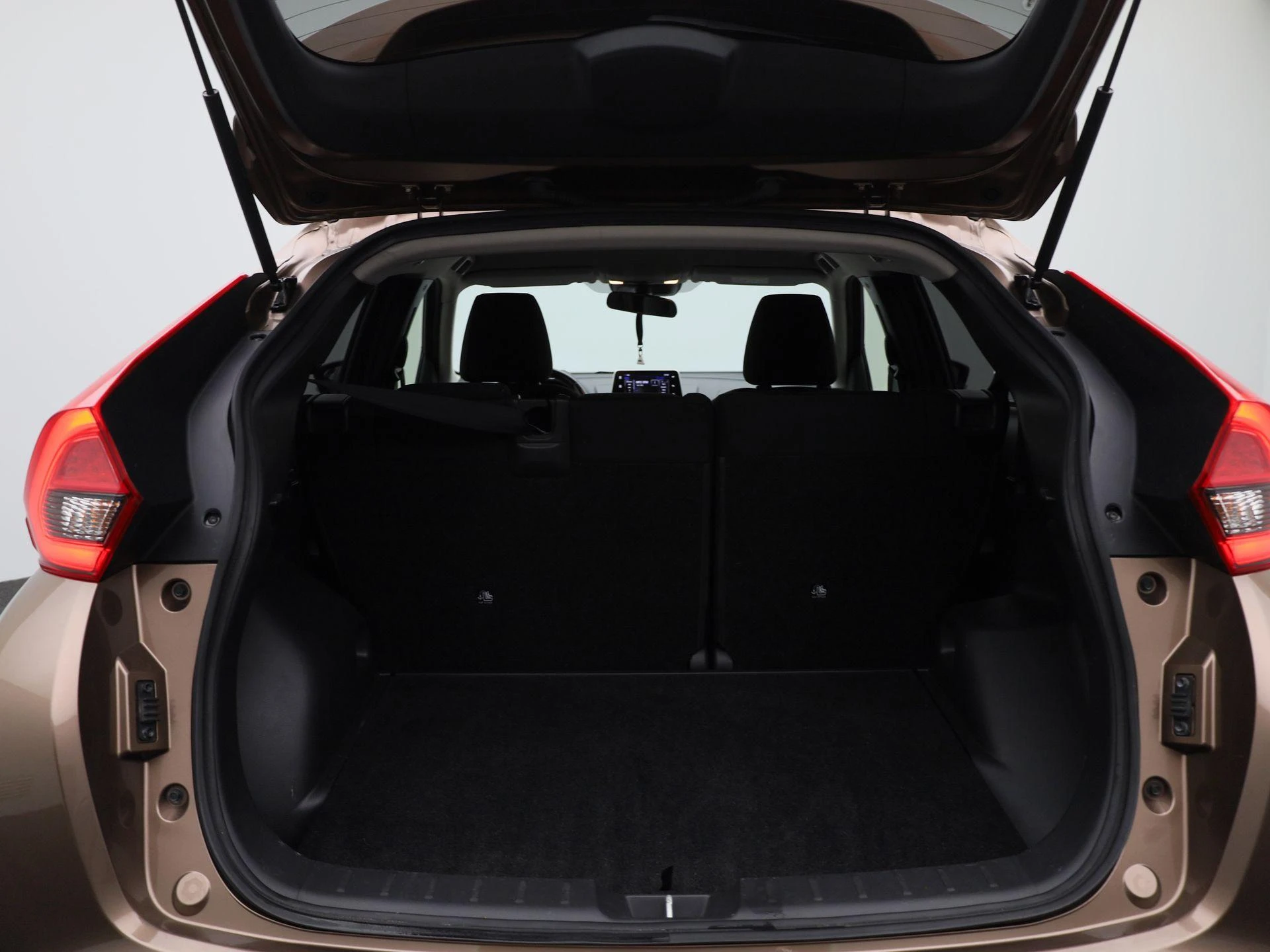 Mitsubishi-Eclipse Cross-image-13