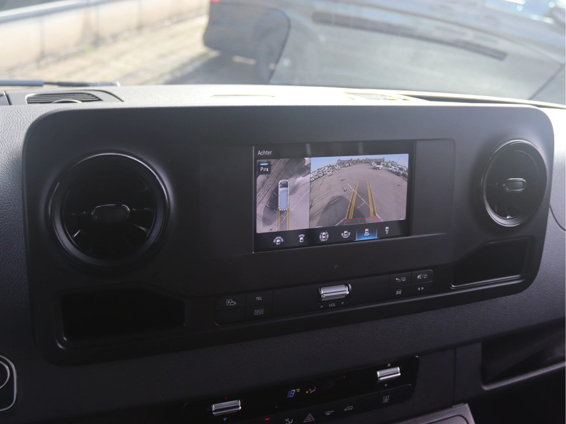Mercedes-Benz-Sprinter-image-11