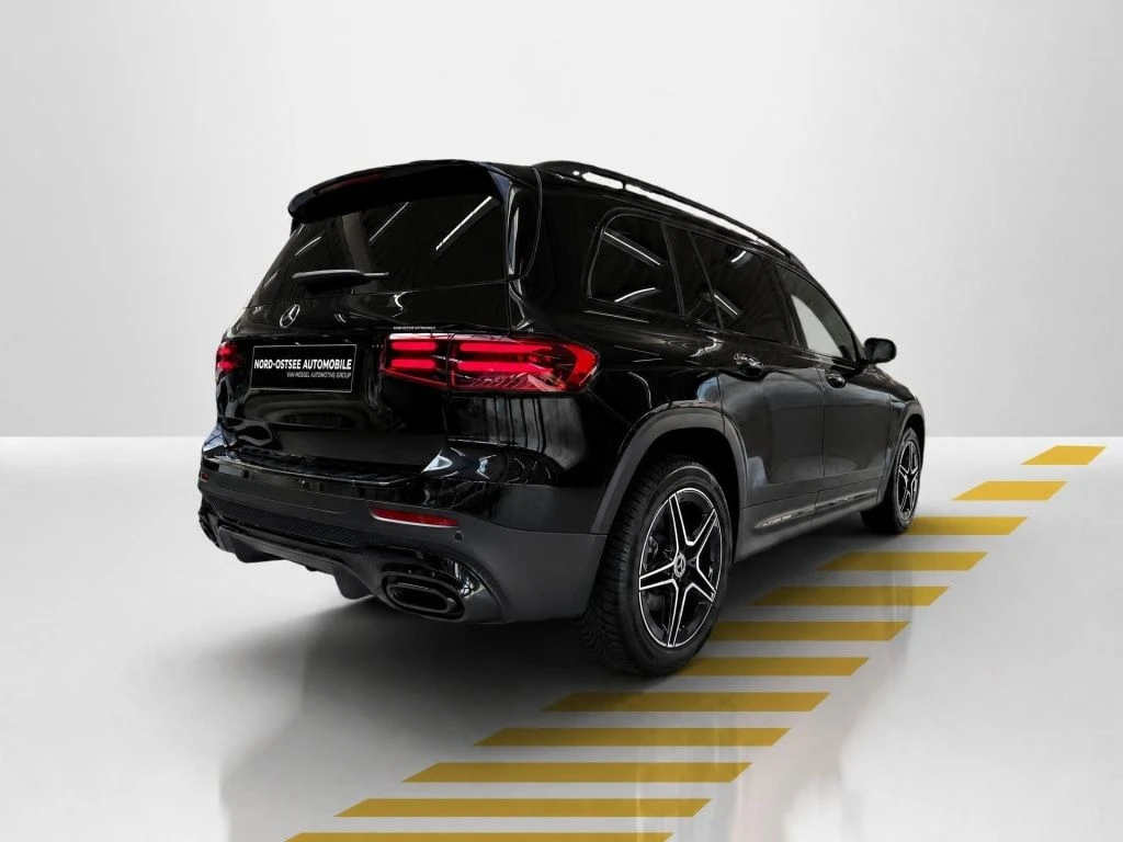 Mercedes-Benz-GLB 200-image-14