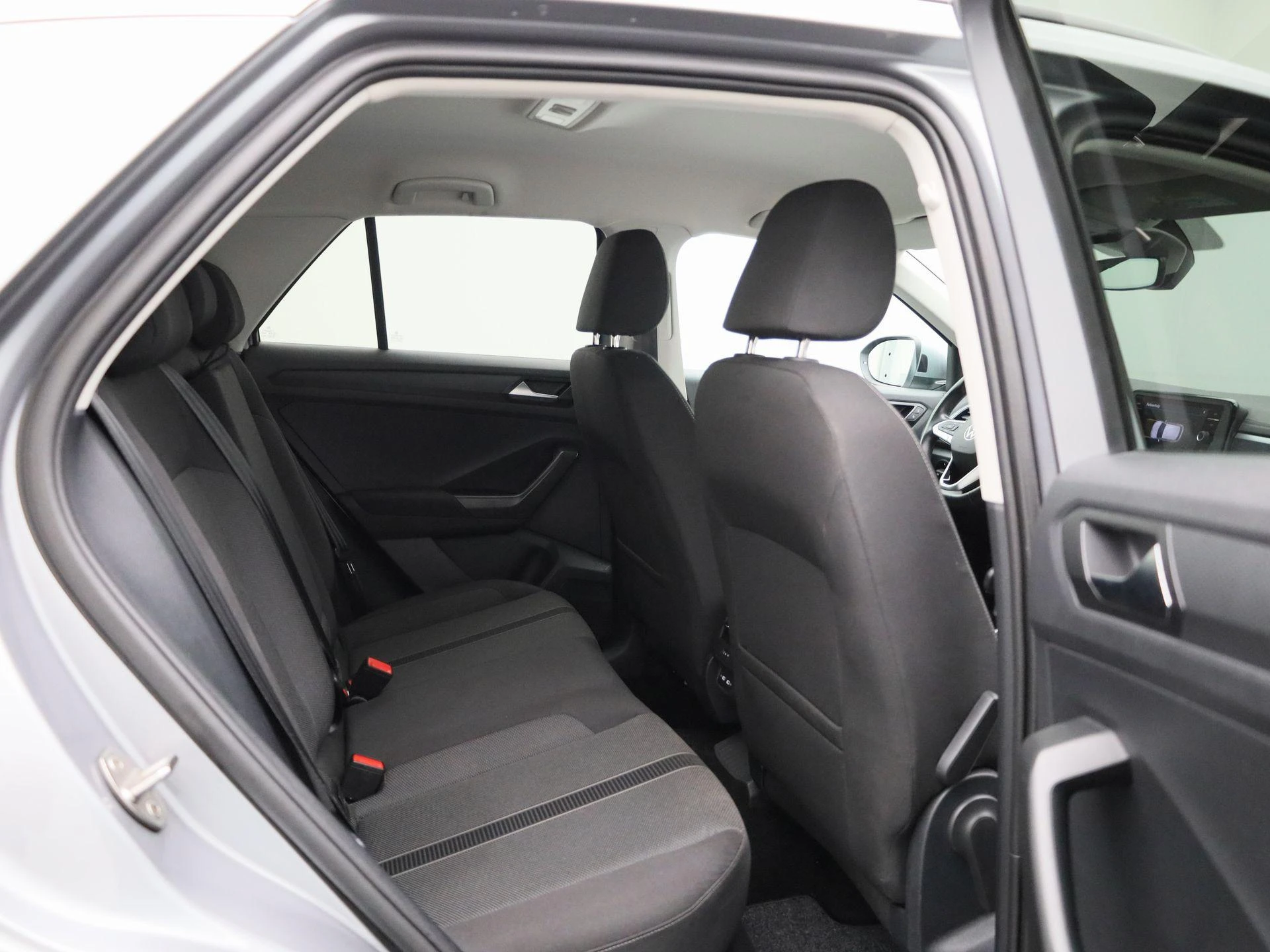 Volkswagen-T-Roc-image-33