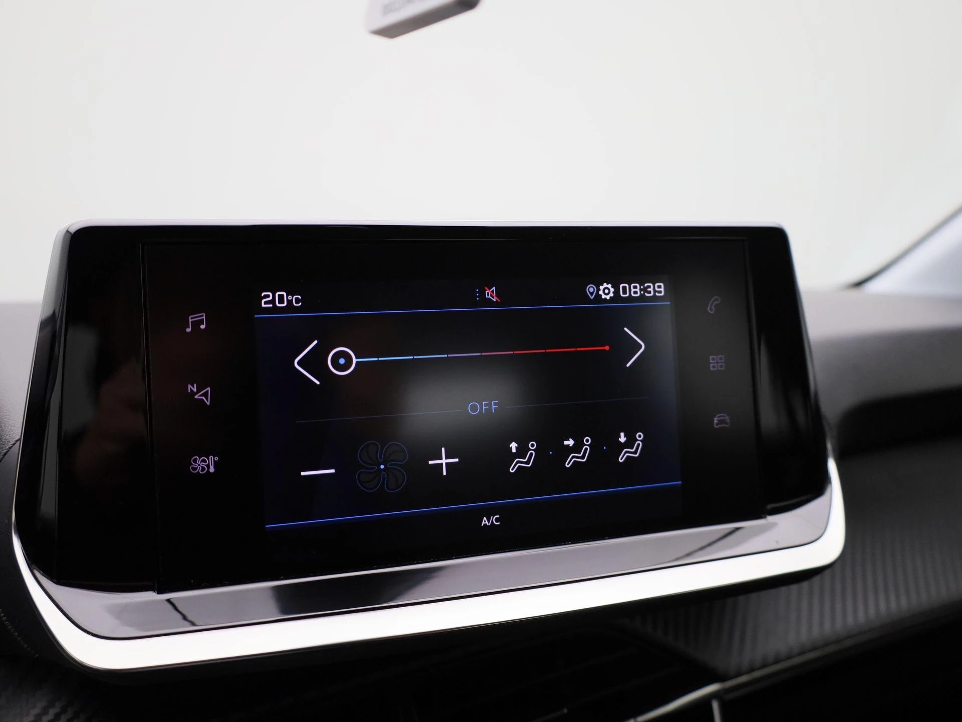 Peugeot-208-image-16