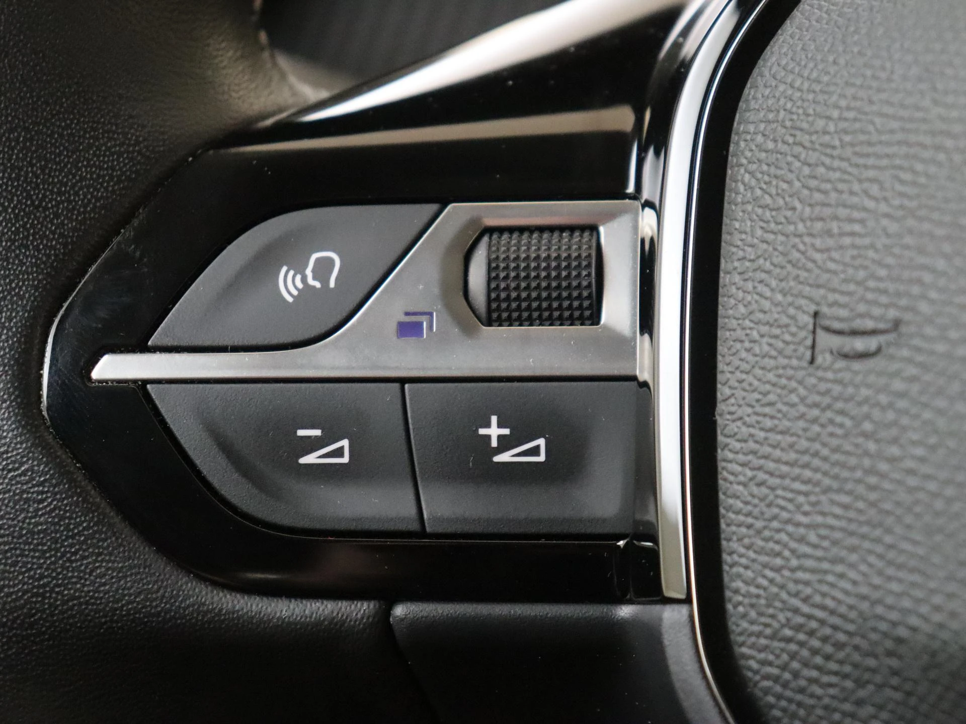 Peugeot-208-image-11