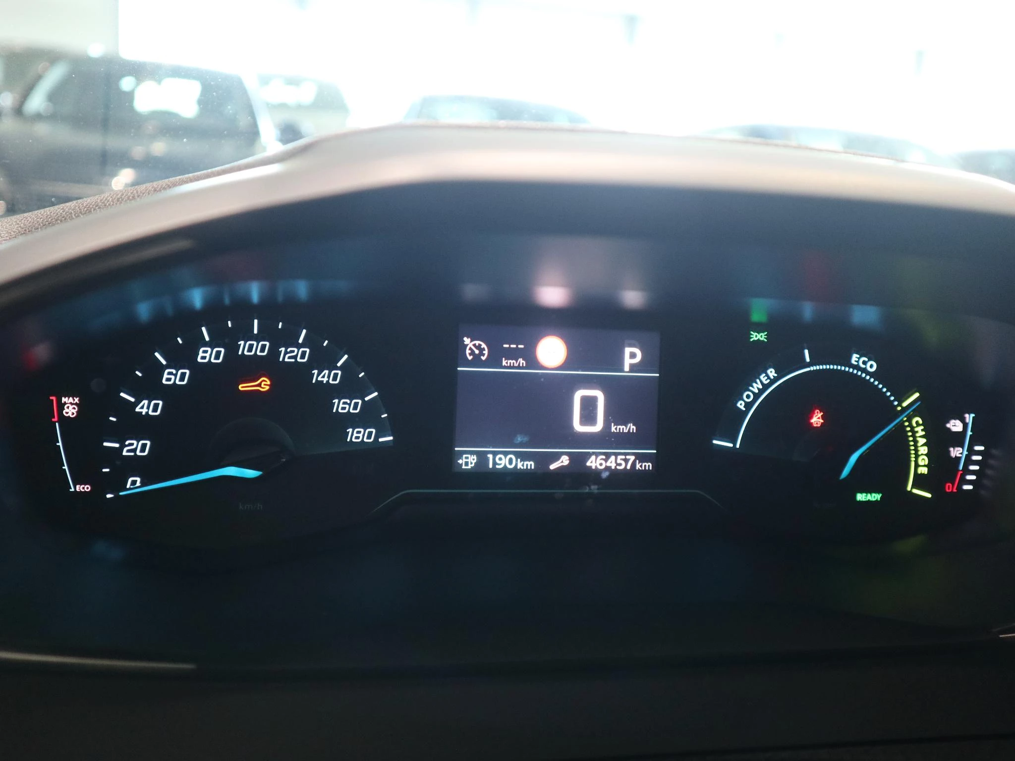 Peugeot-e-2008-image-11