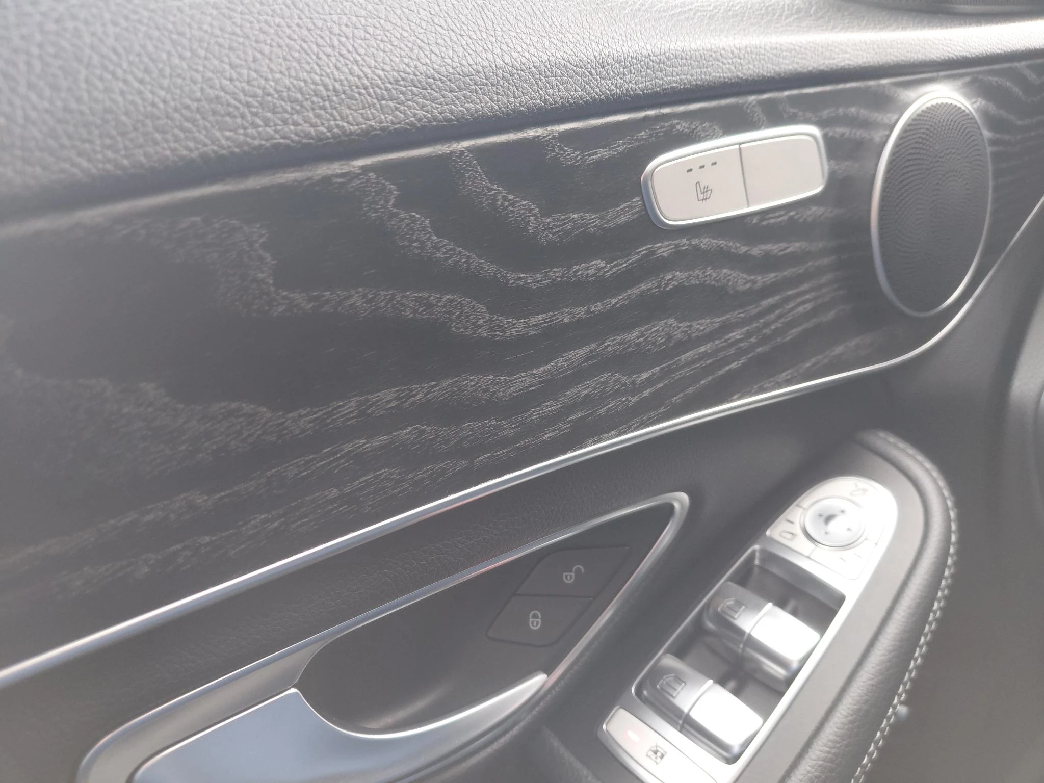 Mercedes-Benz-C-Klasse-image-13