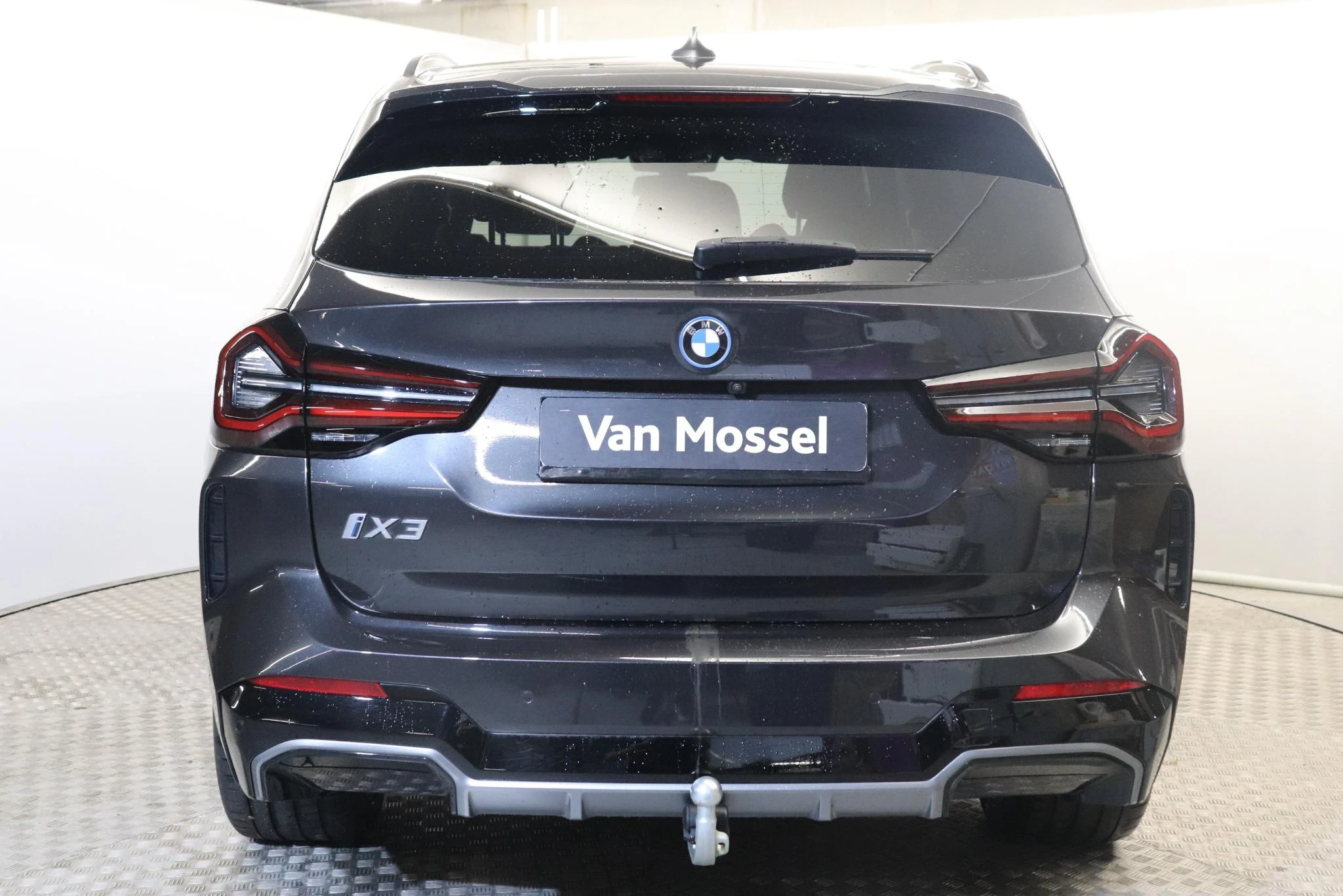 BMW-iX3-image-3