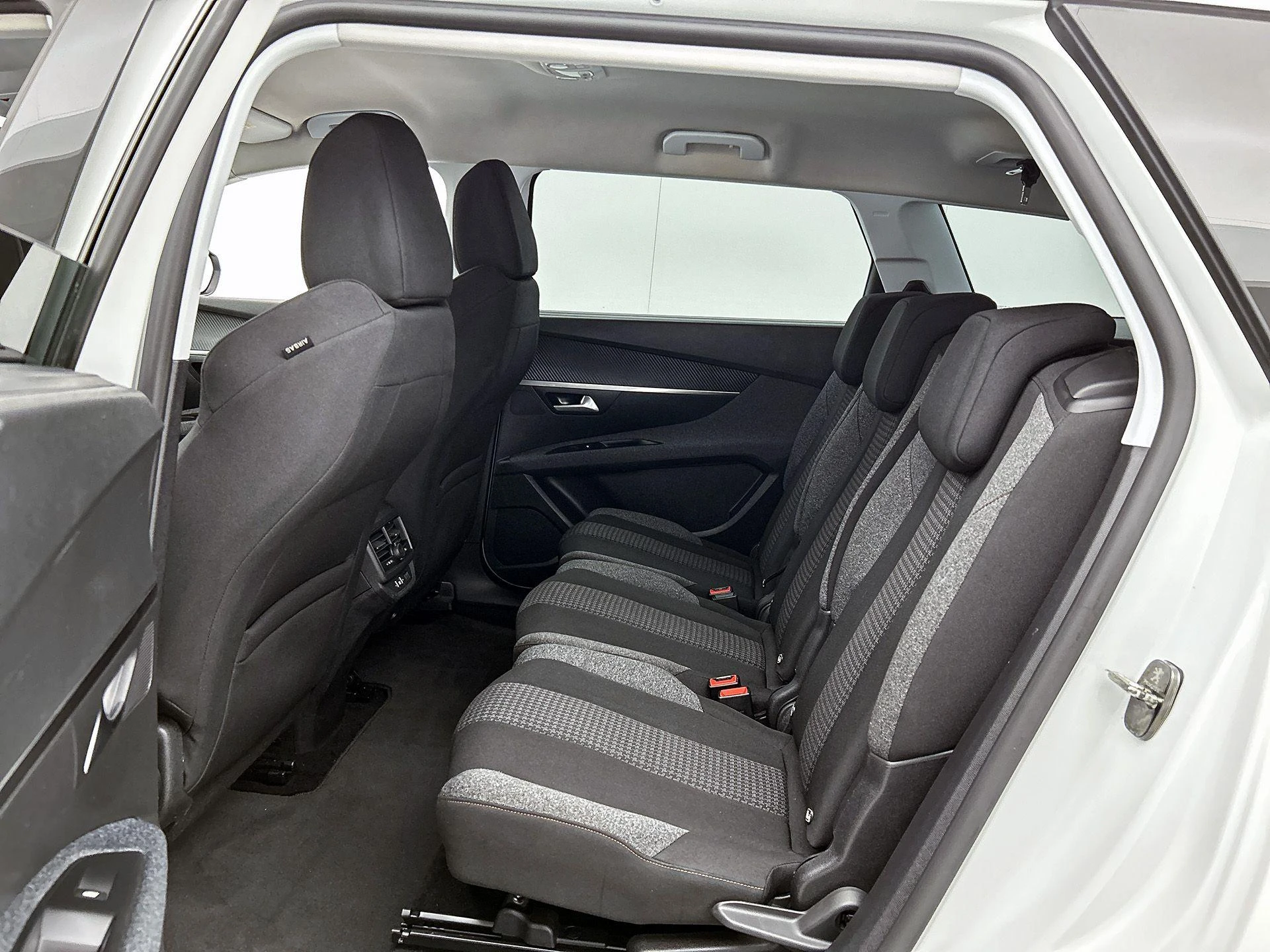 Peugeot-5008-image-22