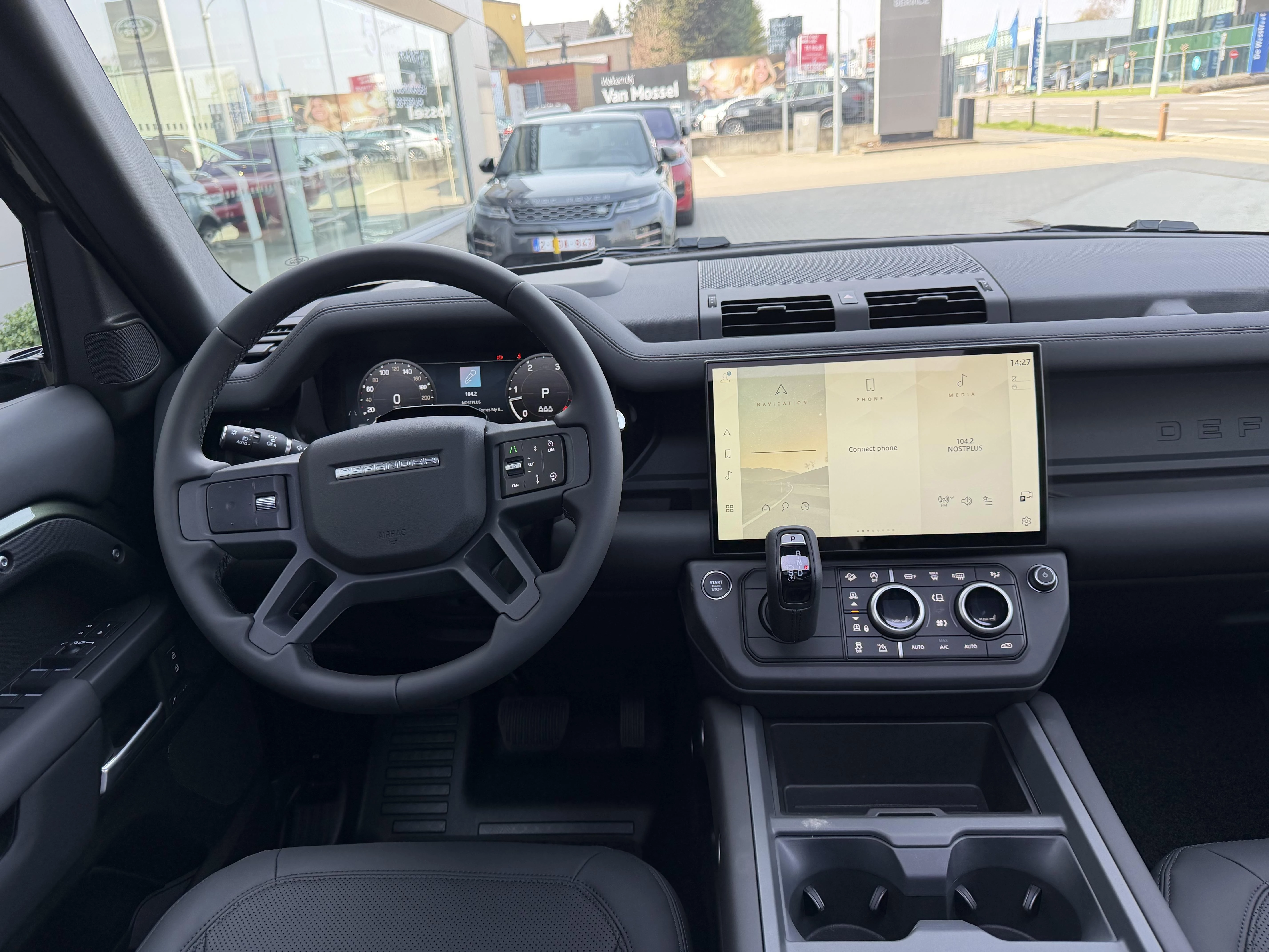 Land Rover Defender 110 D250 X-Dynamic SE AWD Auto. 26MY