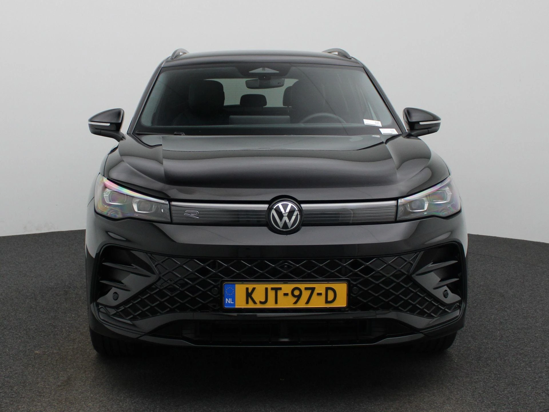 Volkswagen-Tiguan-image-2