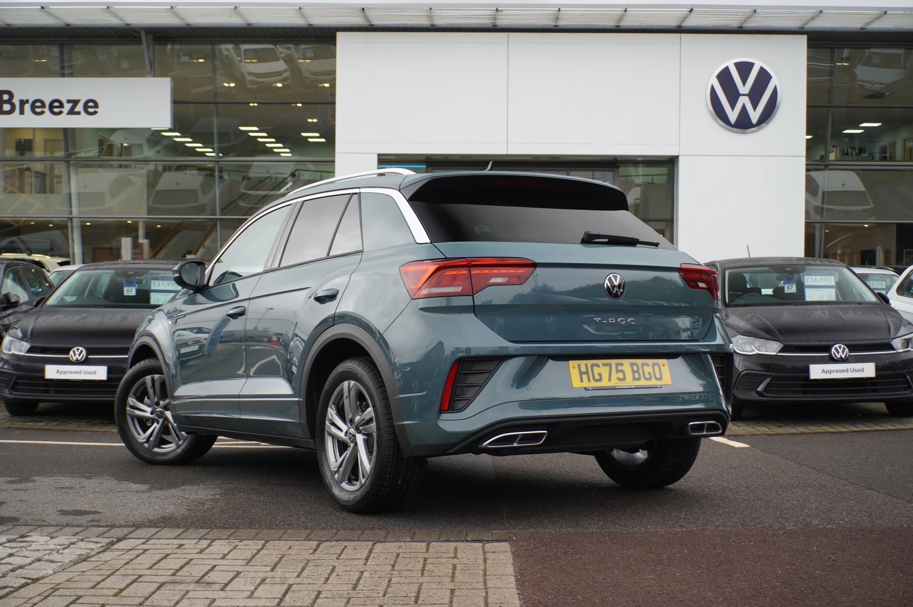 Volkswagen-T-Roc-image-2