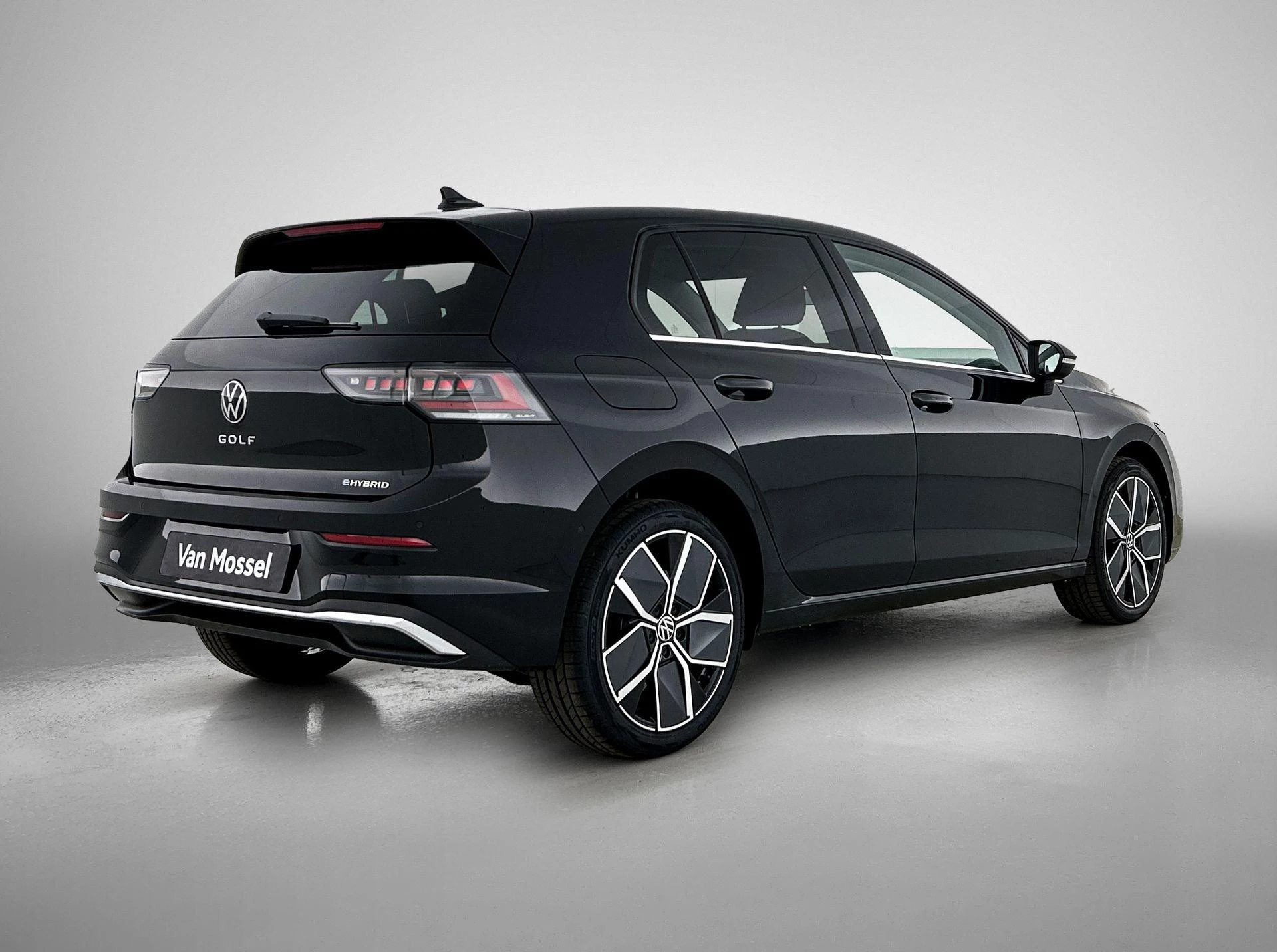 Volkswagen-Golf-image-3