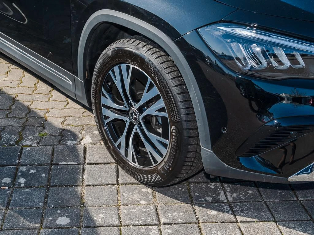Mercedes-Benz-GLA 200 d-image-6