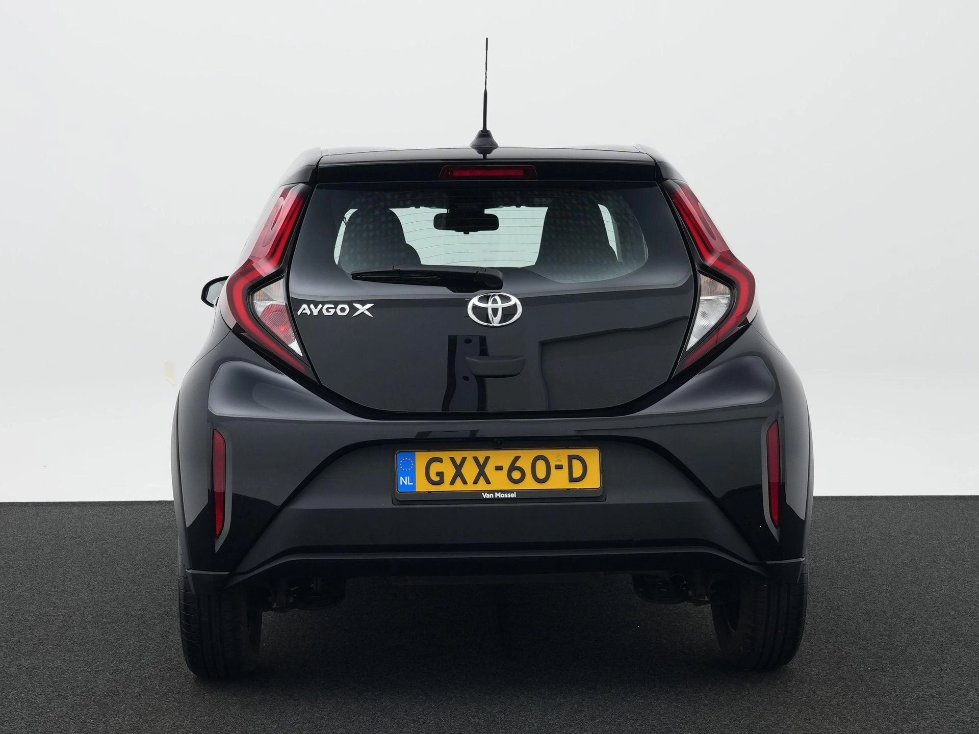 Toyota Aygo X 1.0 VVT-i MT Play