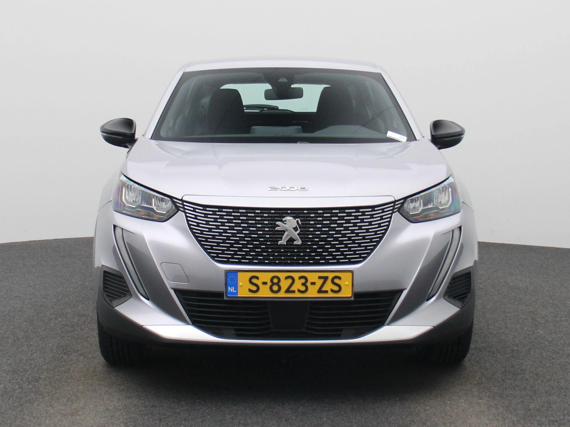 Peugeot-e-2008-image-2