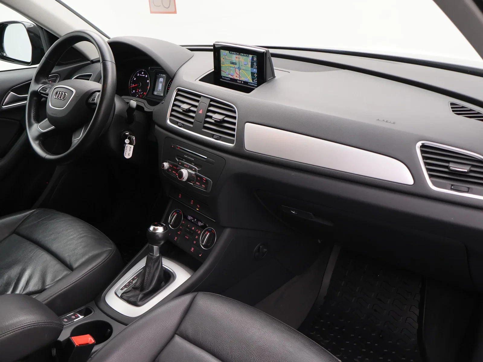 Audi Q3 Audi Q3 1.4TFSI 150PK *AUTOMAAT*LEDER*CRUISE*NAVI*PDC*ZETELVERWARMING*AIRCO*...*