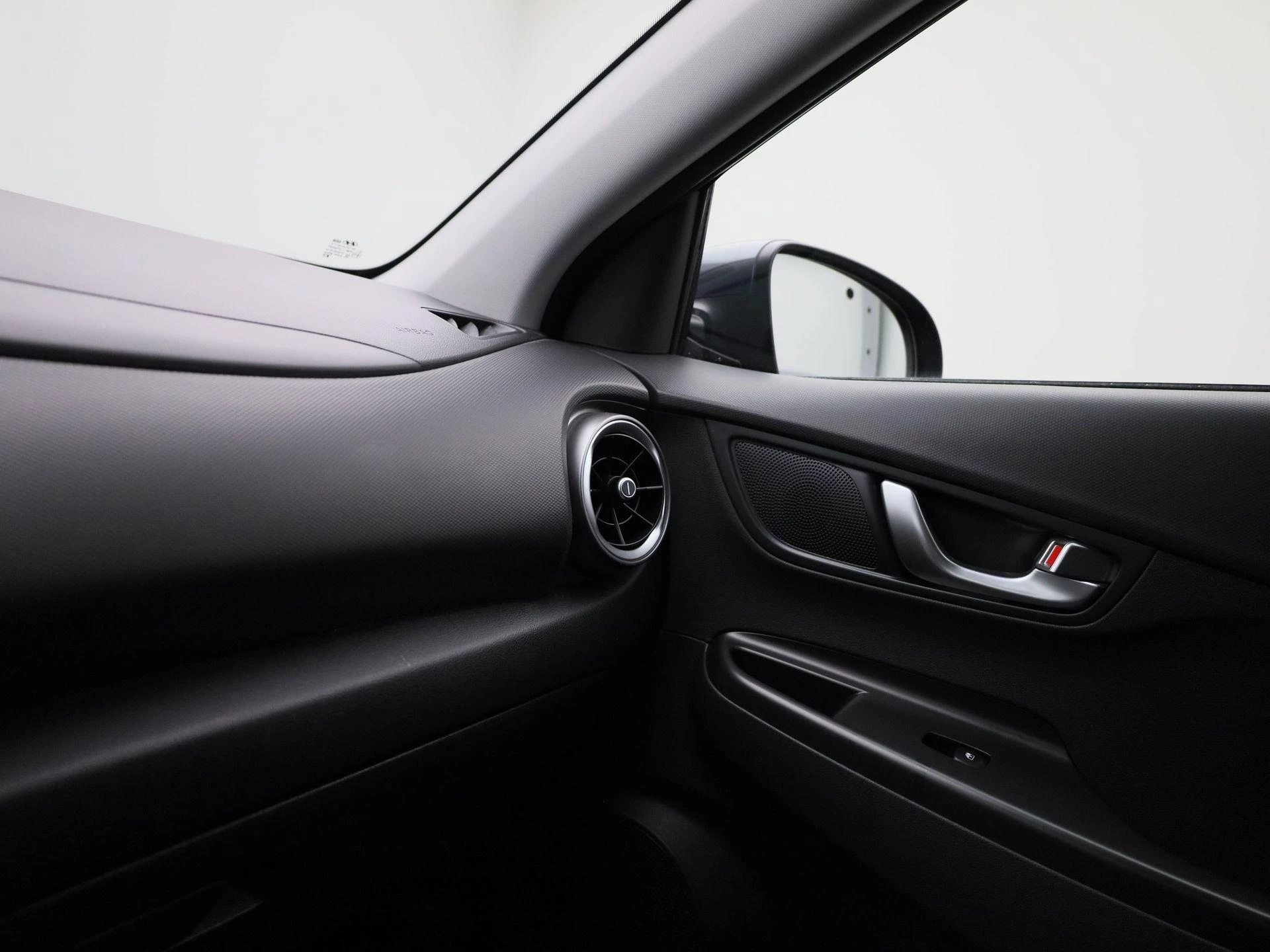 Hyundai-Kona-image-27